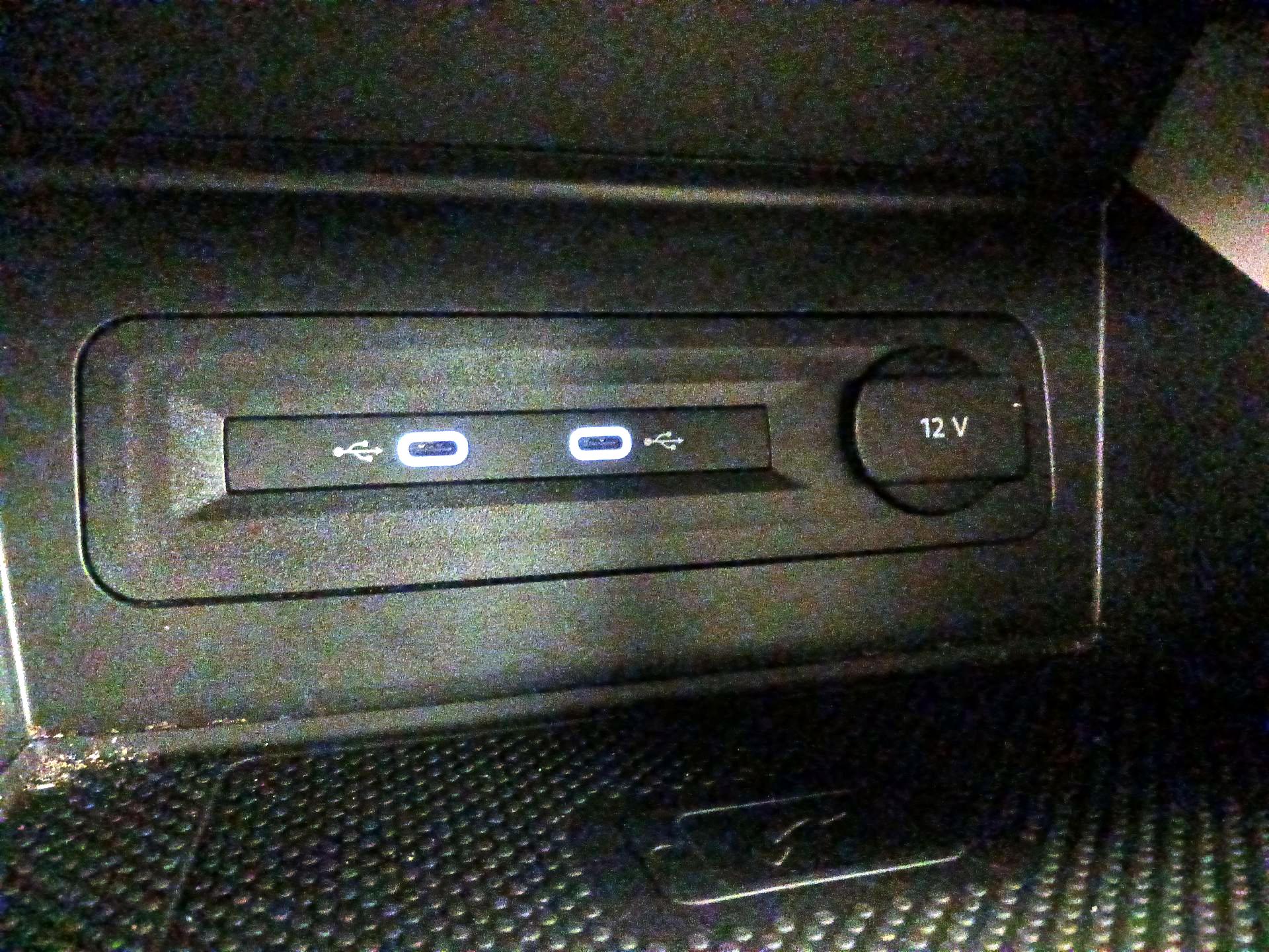 Thumbnail: 2021 Volkswagen Atlas - 18