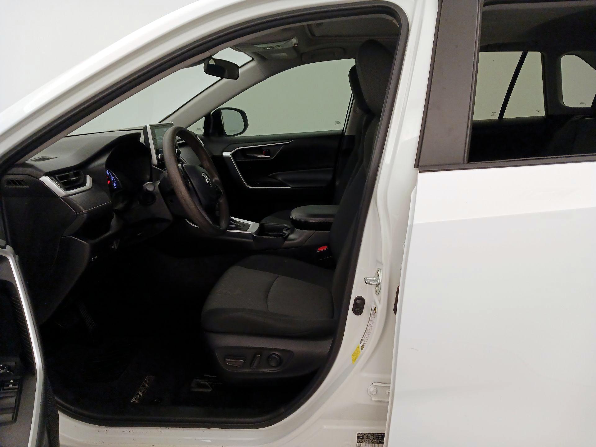 Thumbnail: 2021 Toyota RAV4 - 11