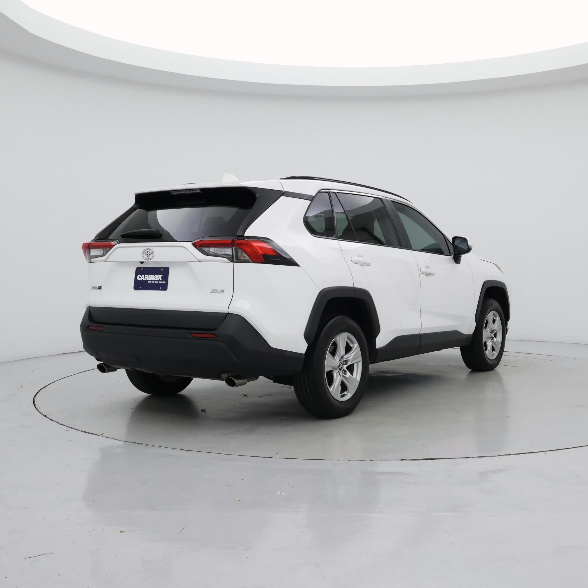 Thumbnail: 2021 Toyota RAV4 - 8