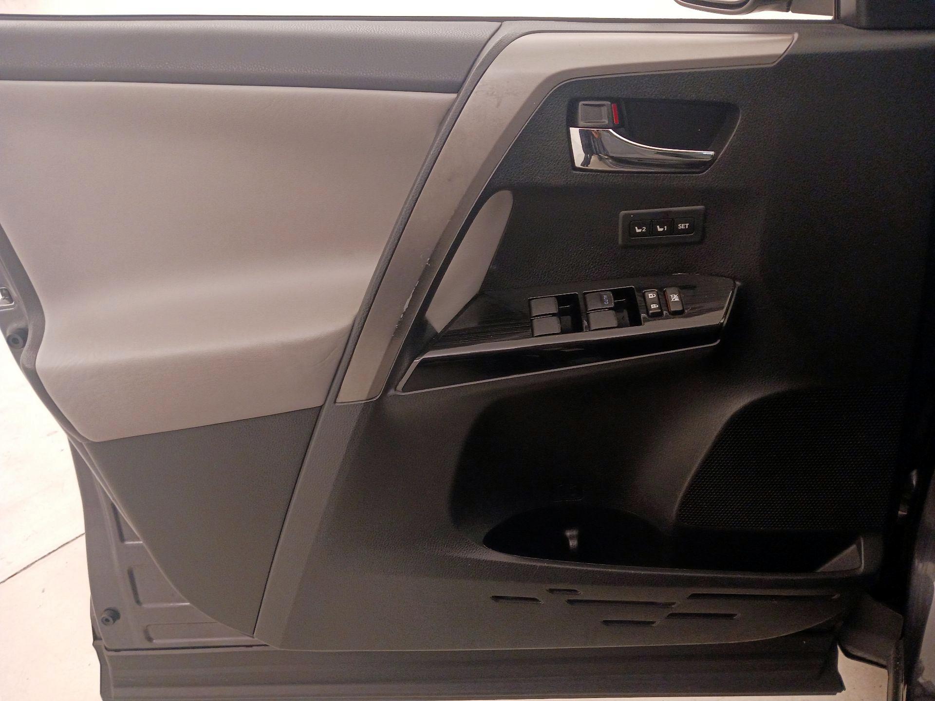 Thumbnail: 2017 Toyota RAV4 - 12