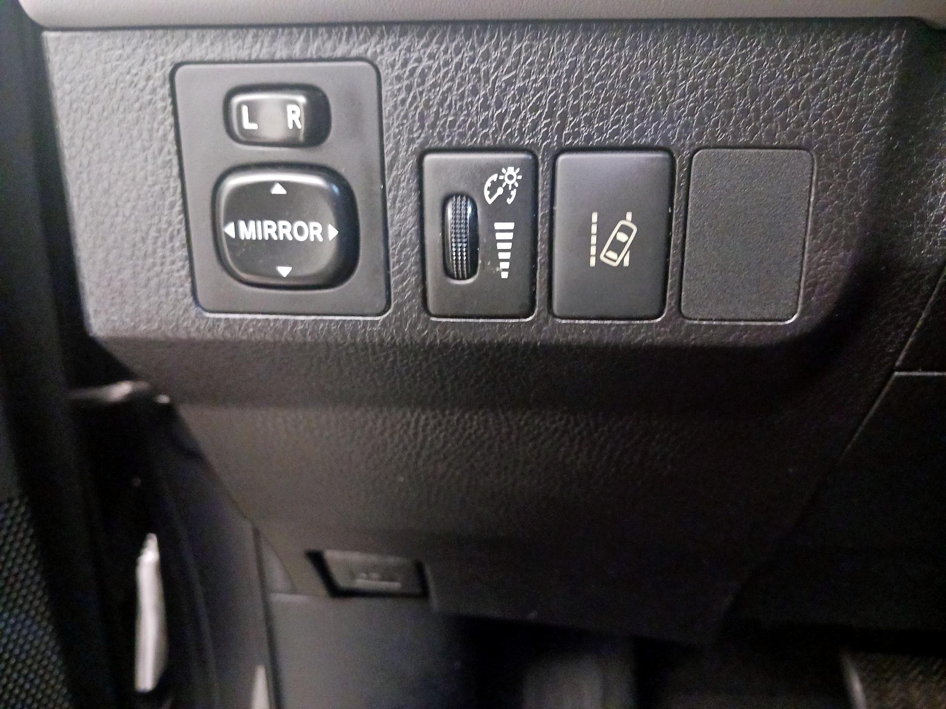 Thumbnail: 2017 Toyota RAV4 - 13