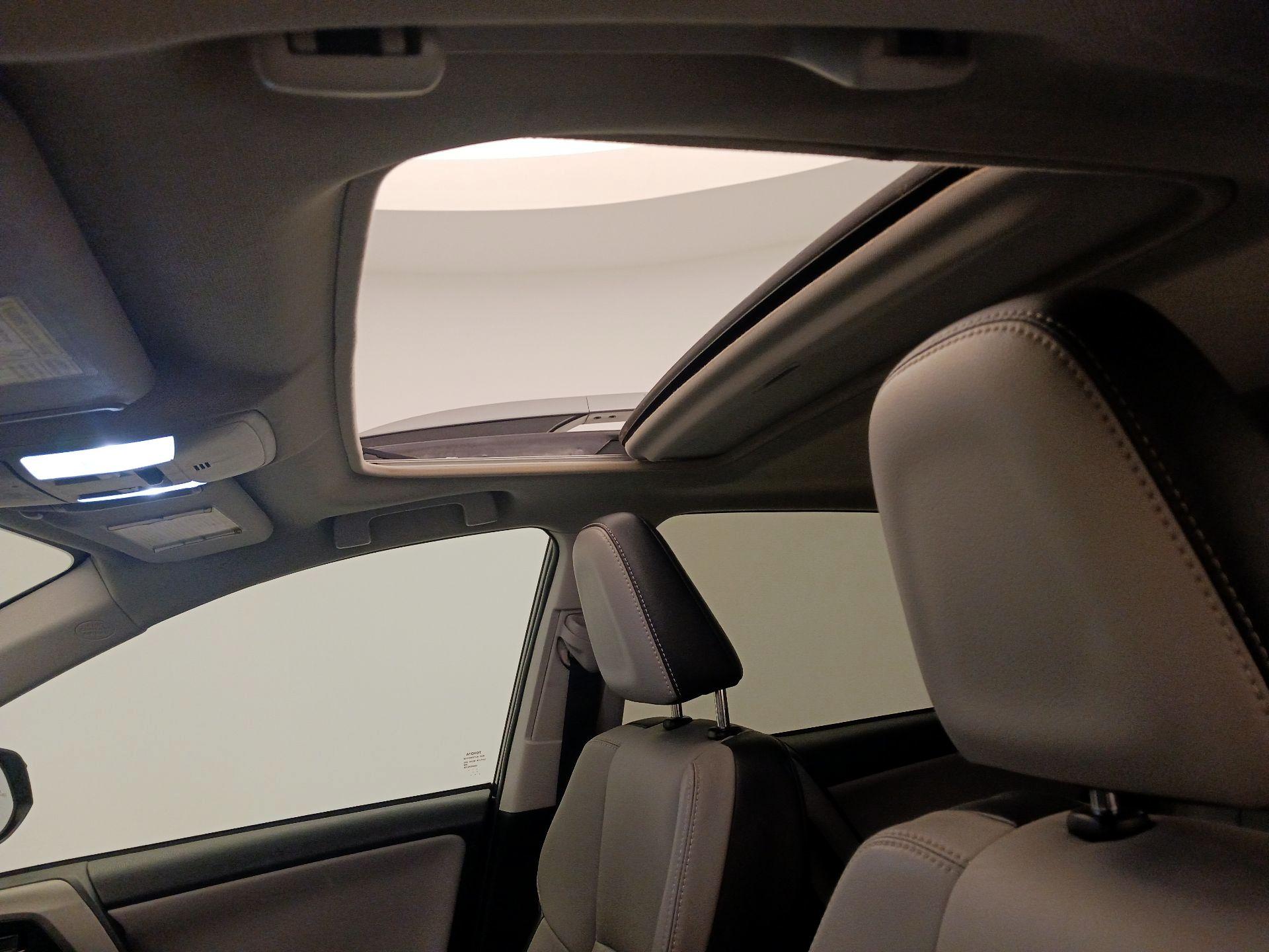 Thumbnail: 2017 Toyota RAV4 - 19