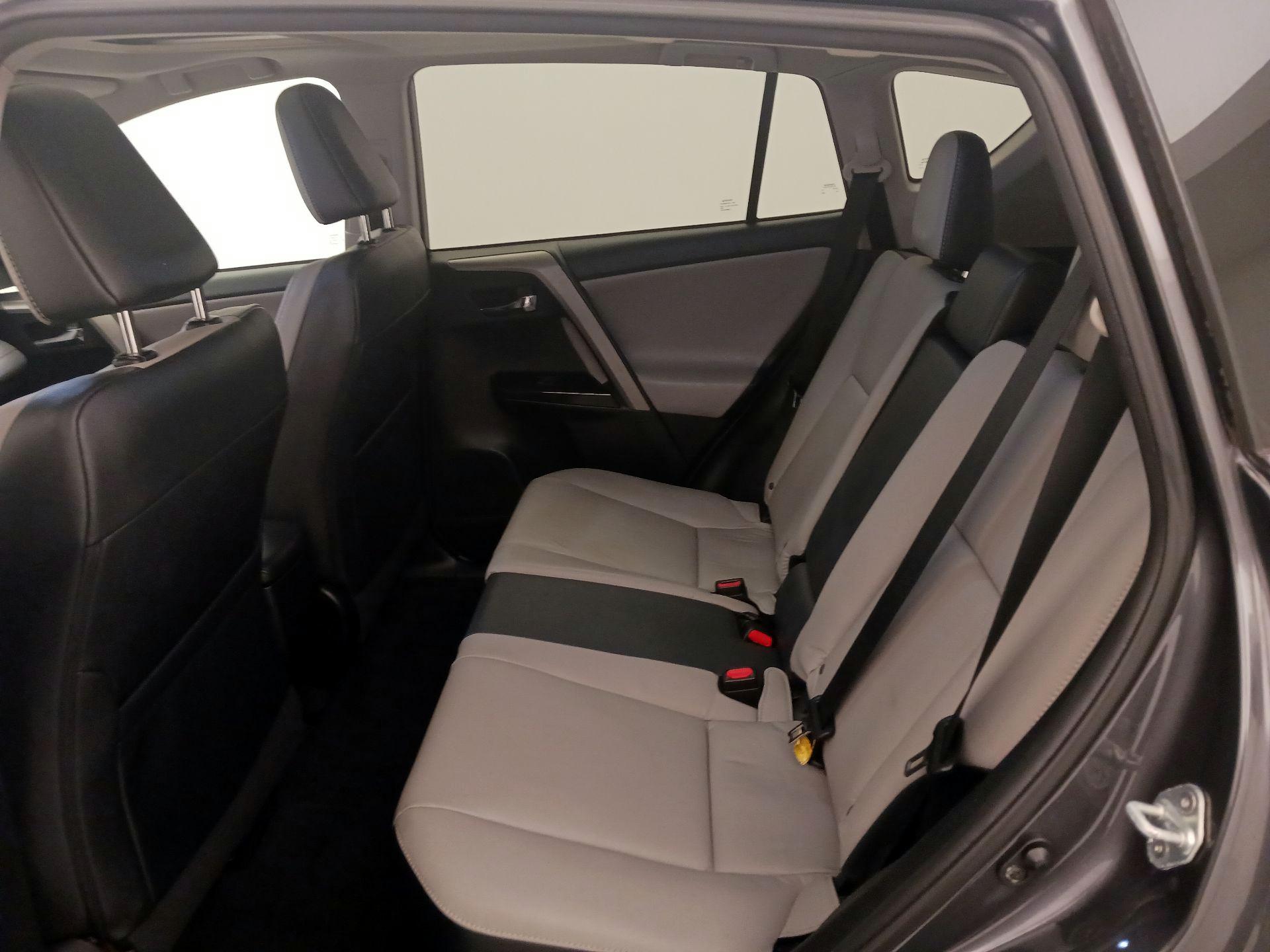 Thumbnail: 2017 Toyota RAV4 - 20