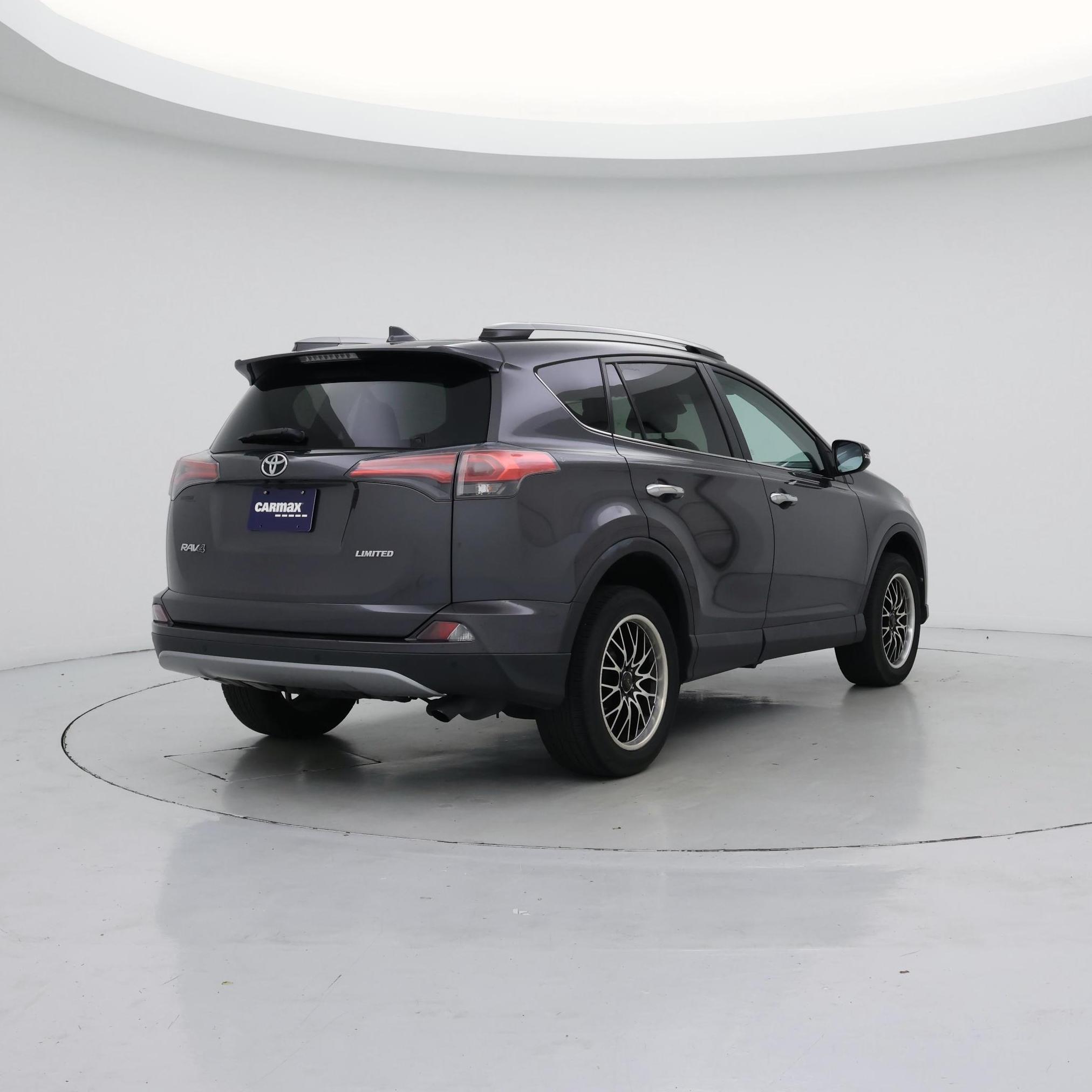 Thumbnail: 2017 Toyota RAV4 - 8