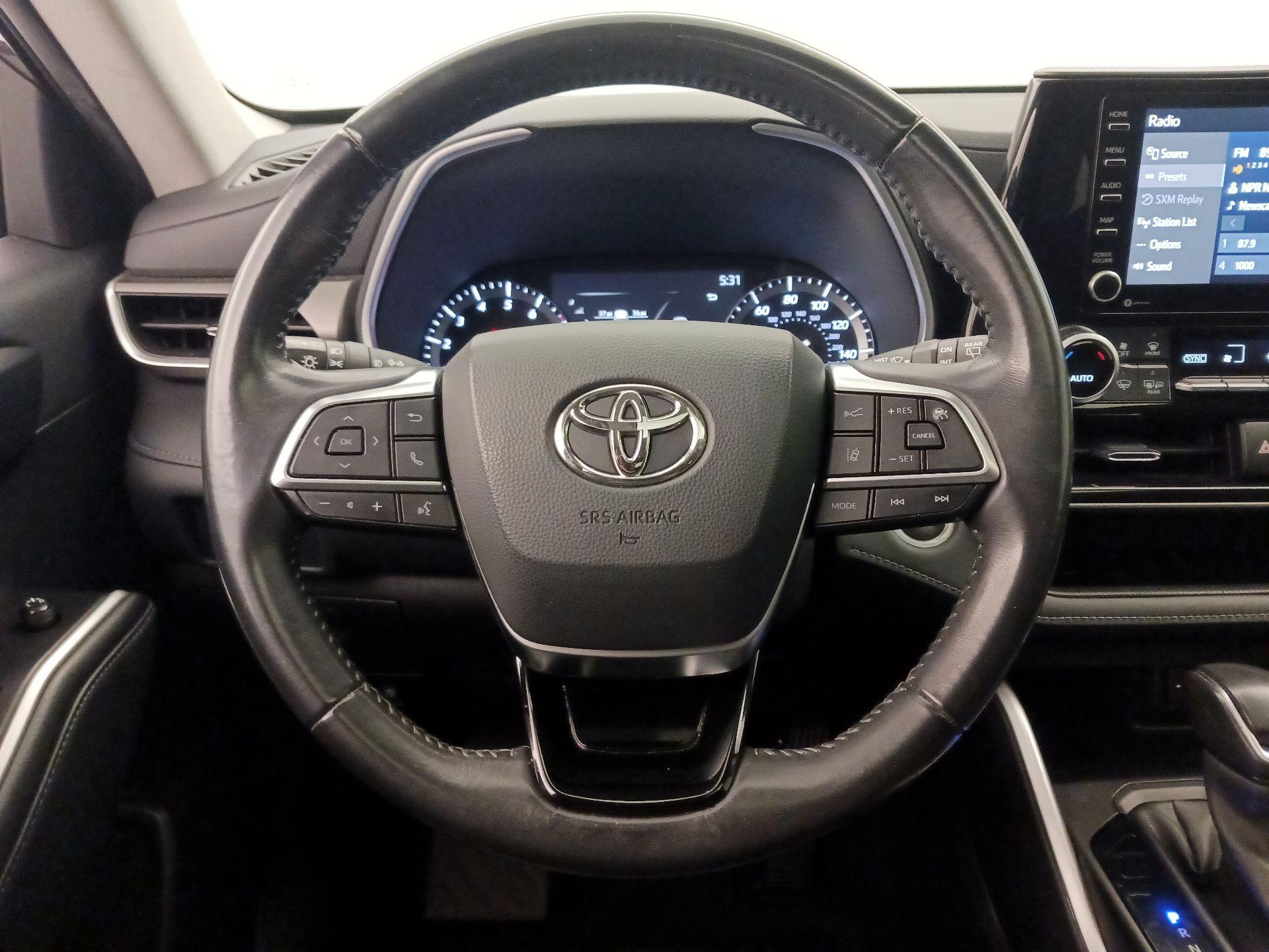 Thumbnail: 2021 Toyota Highlander - 10