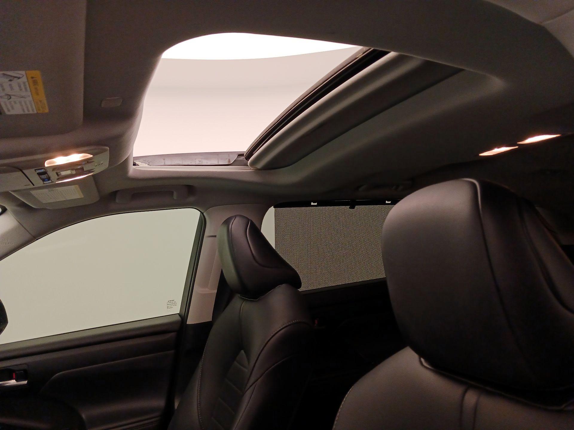 Thumbnail: 2021 Toyota Highlander - 19