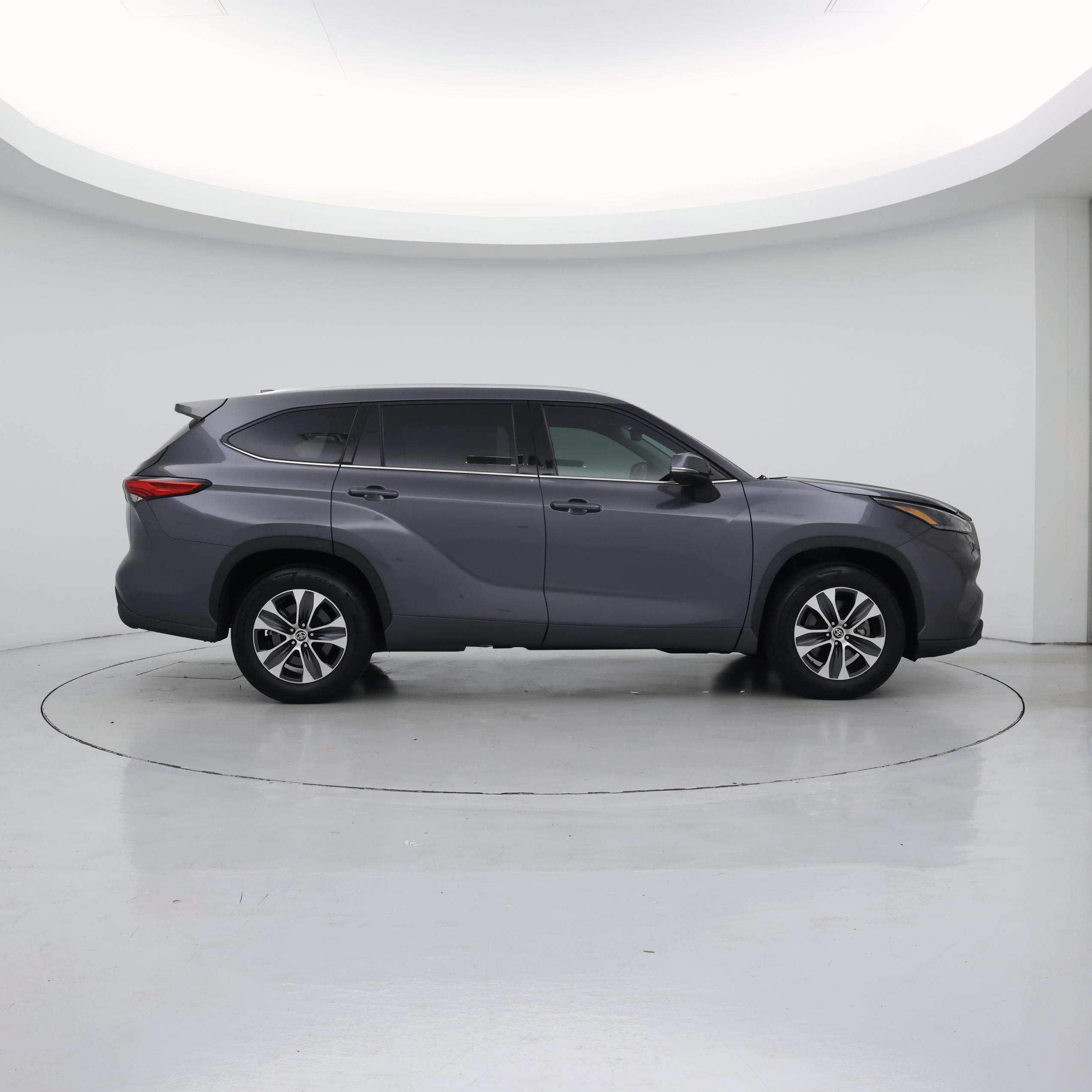 Thumbnail: 2021 Toyota Highlander - 7
