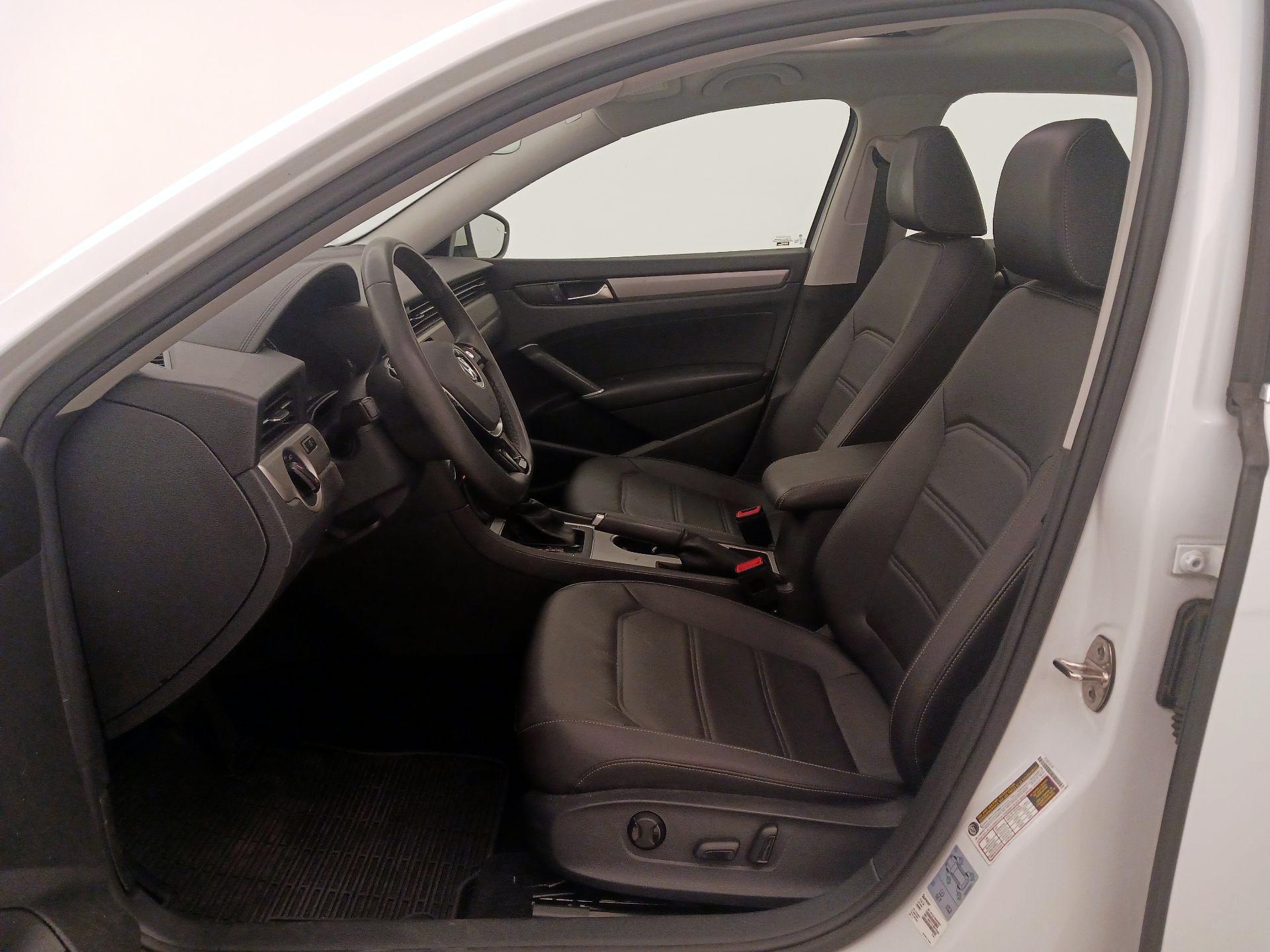 Thumbnail: 2021 Volkswagen Passat - 11