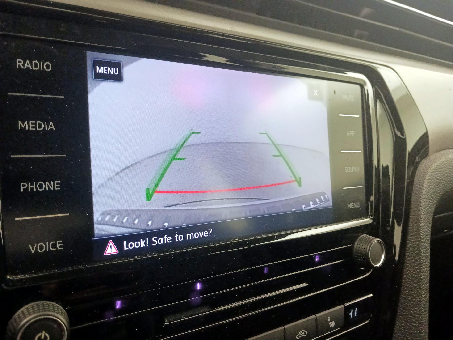 Thumbnail: 2021 Volkswagen Passat - 14