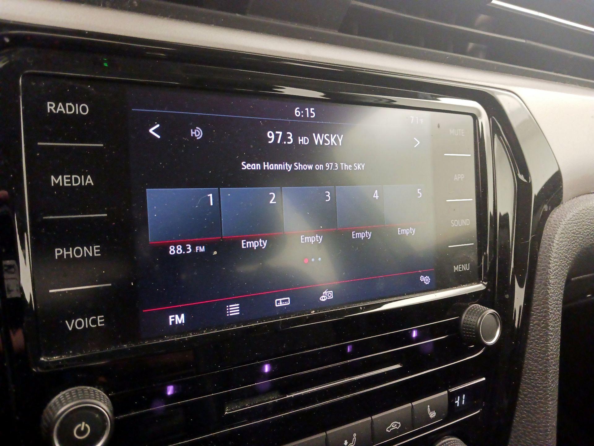 Thumbnail: 2021 Volkswagen Passat - 15