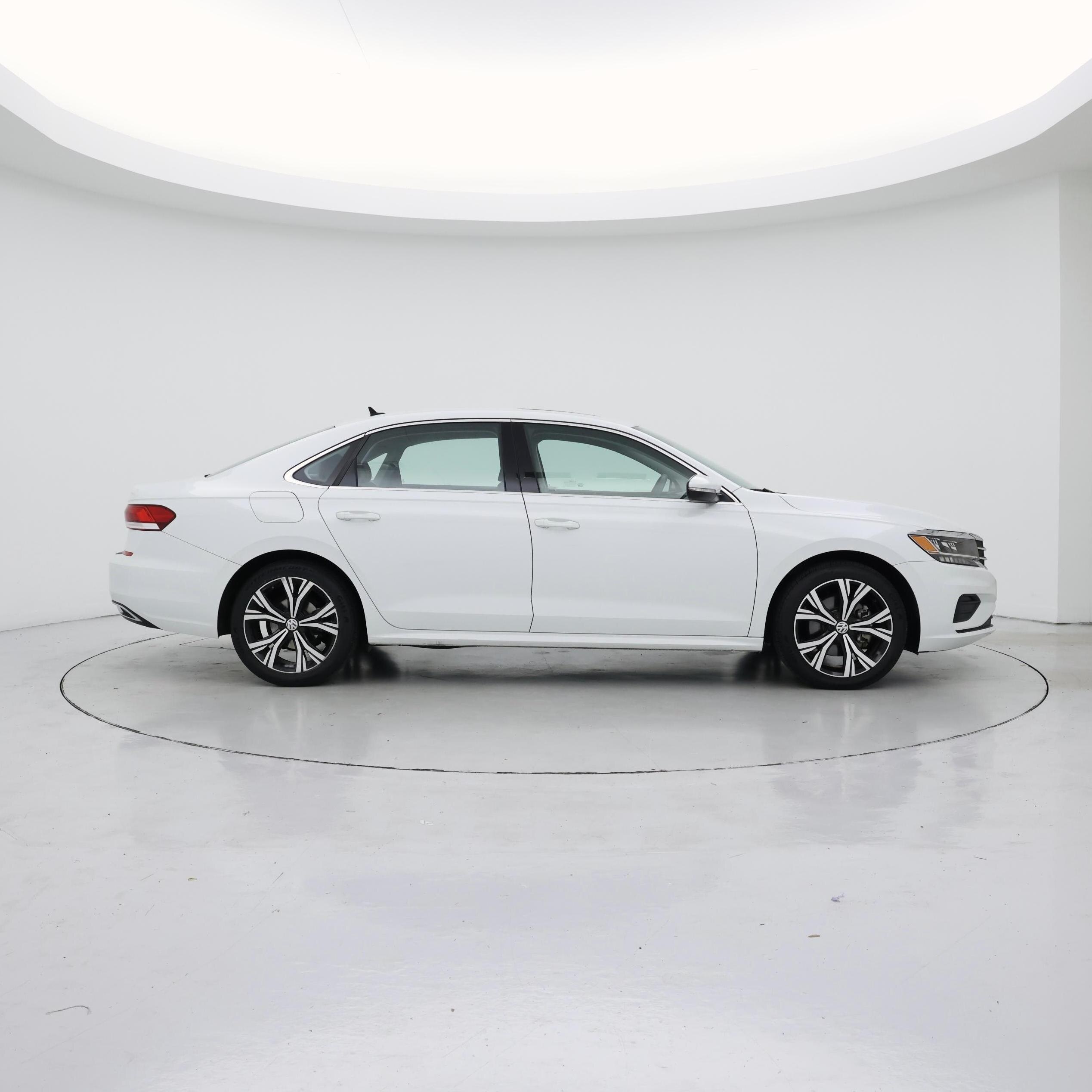 Thumbnail: 2021 Volkswagen Passat - 7