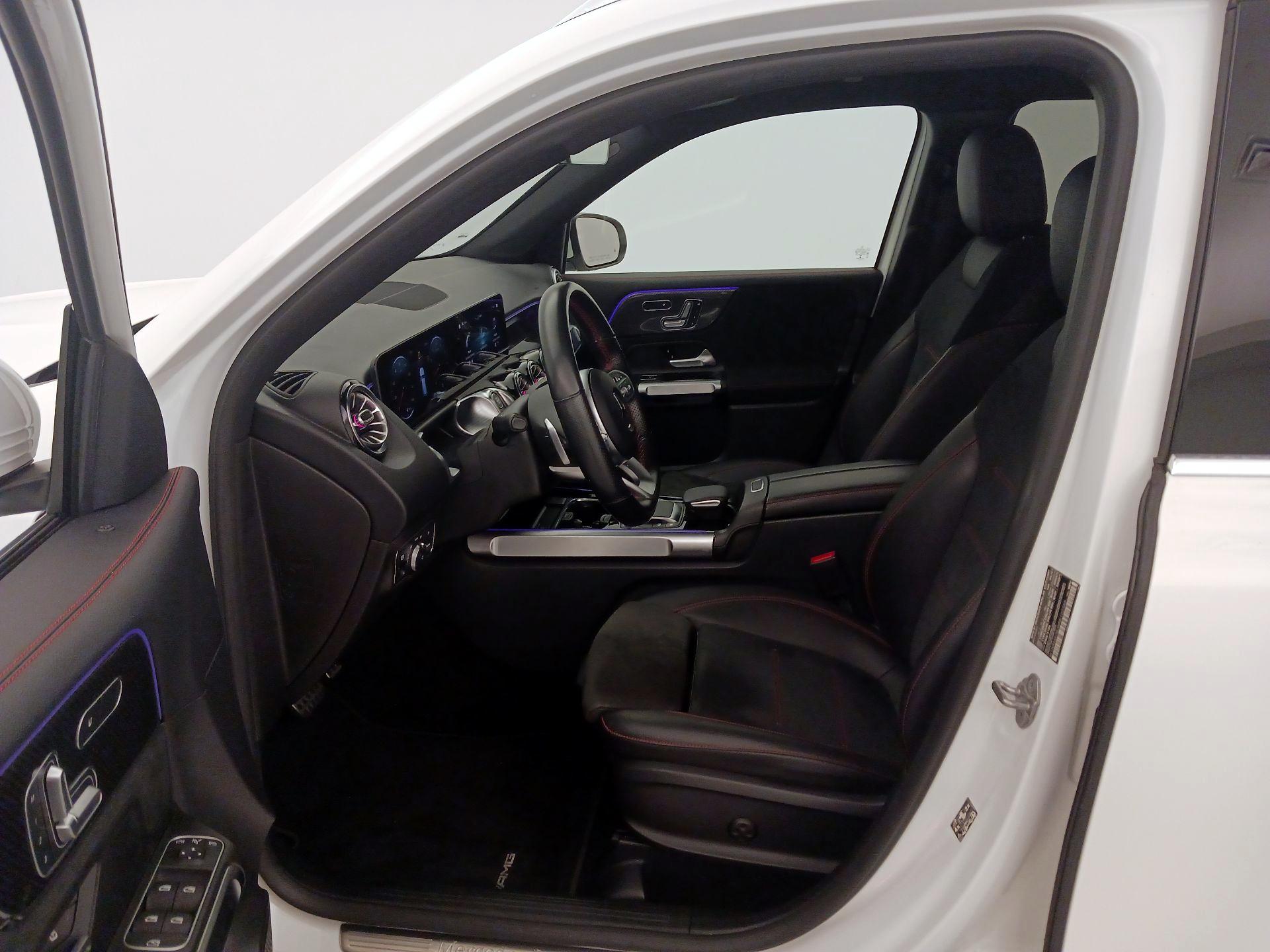 Thumbnail: 2021 Mercedes-Benz GLB - 11