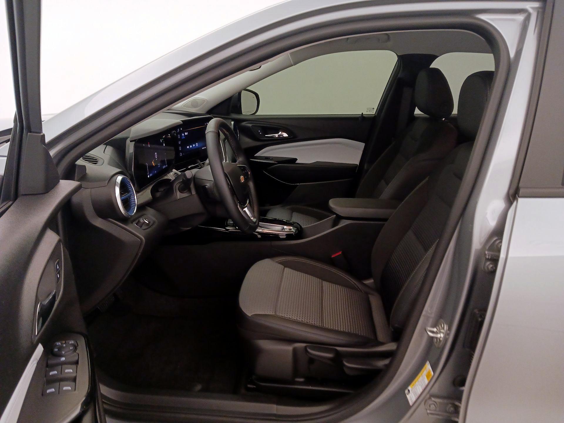 Thumbnail: 2024 Chevrolet Trax - 11