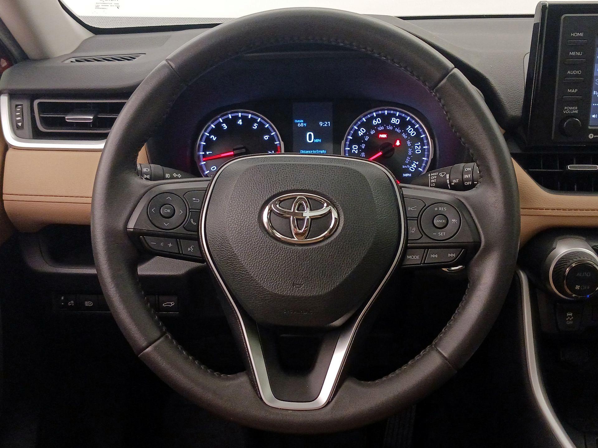 Thumbnail: 2022 Toyota RAV4 - 10