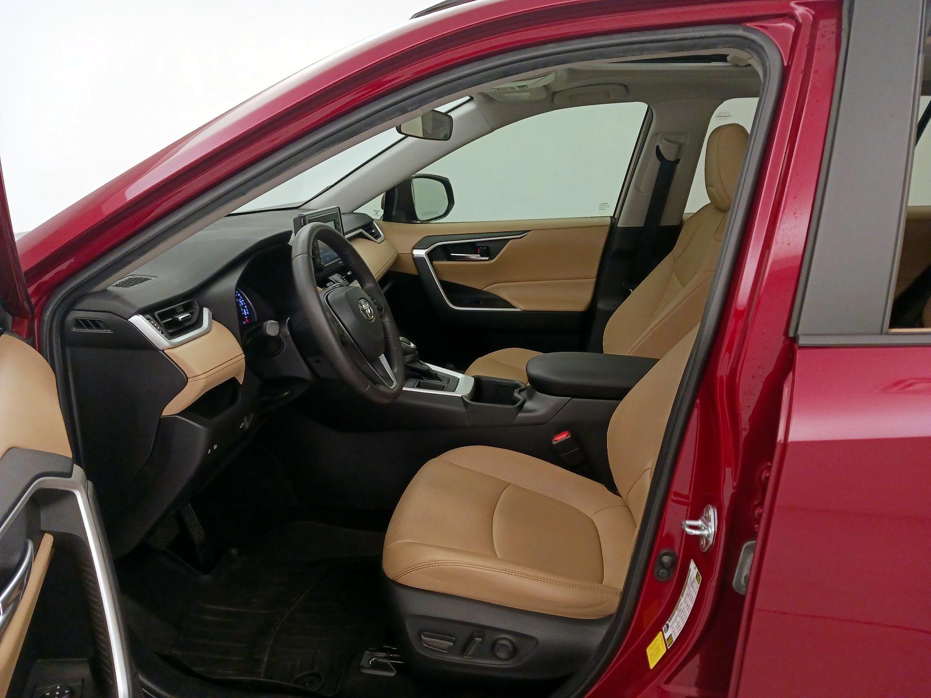 Thumbnail: 2022 Toyota RAV4 - 11