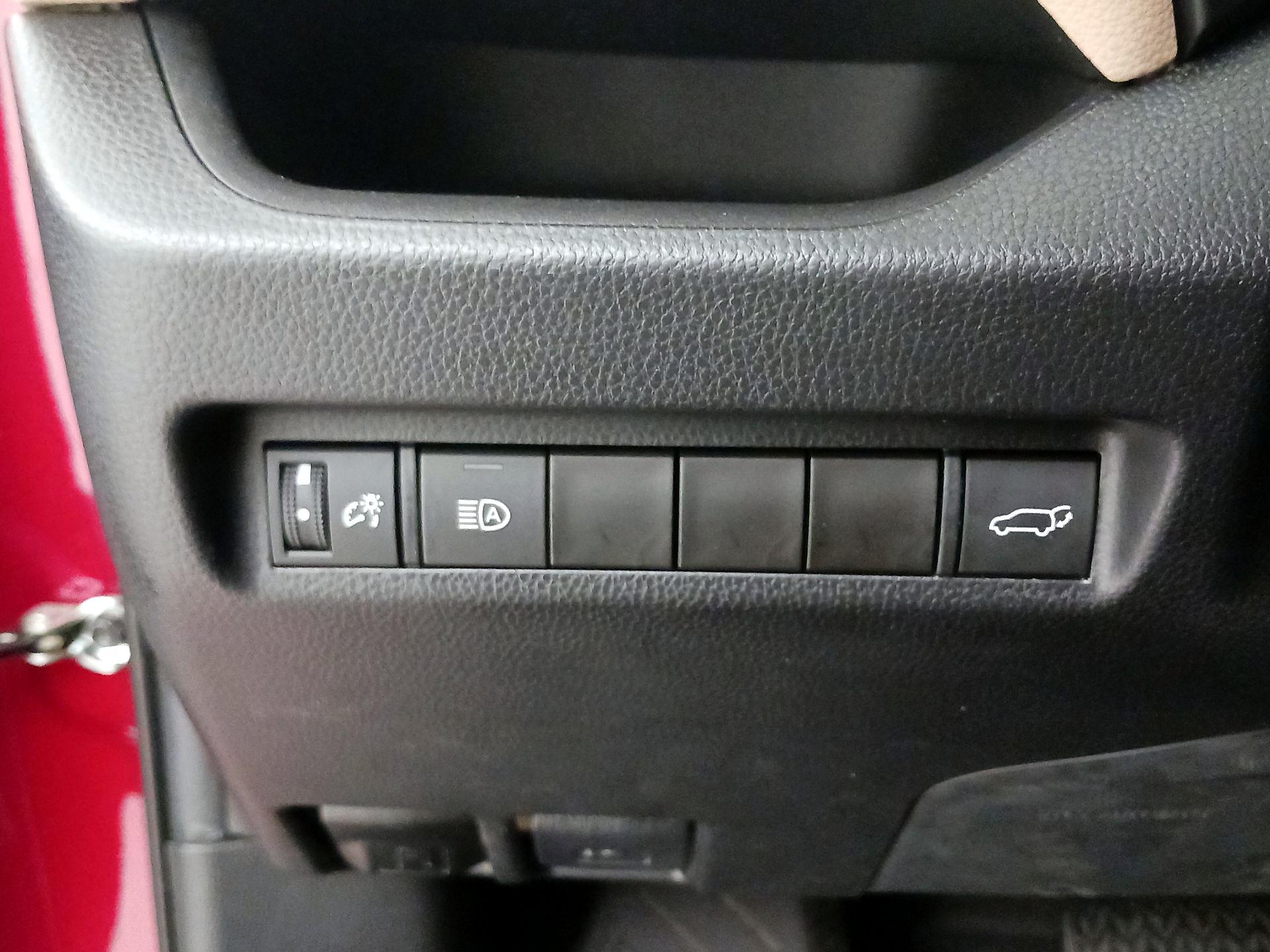 Thumbnail: 2022 Toyota RAV4 - 13