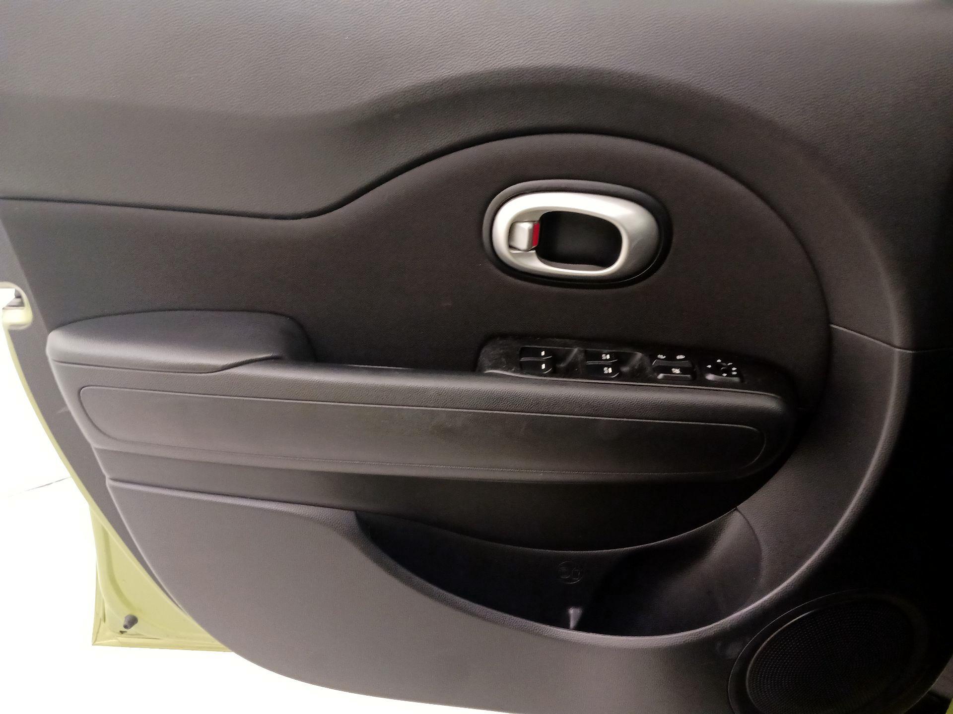 Thumbnail: 2016 Kia Soul - 12