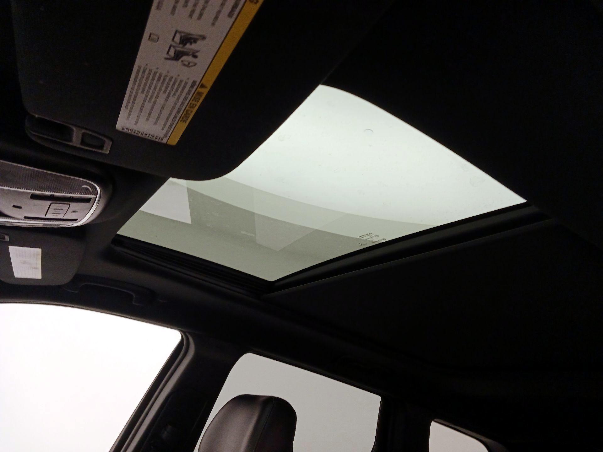 Thumbnail: 2015 Jeep Grand Cherokee - 20