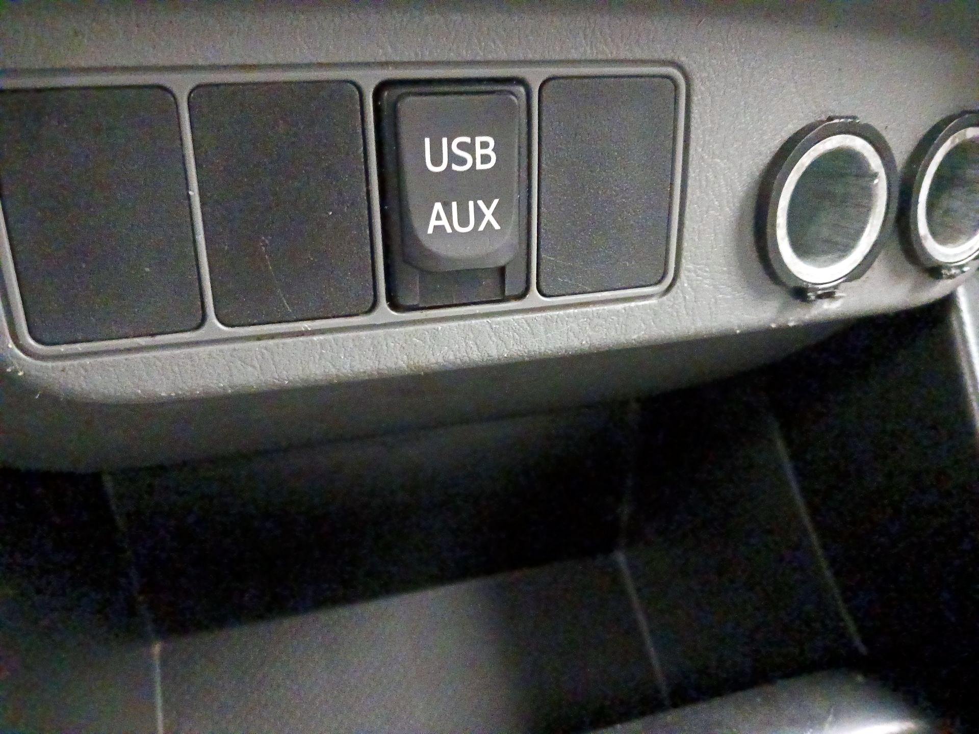 Thumbnail: 2014 Toyota Tacoma - 18