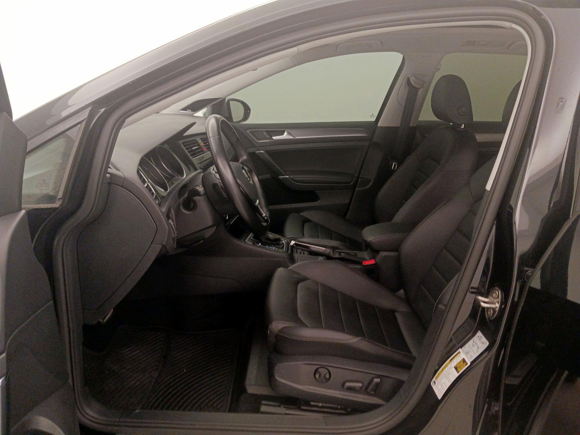 Thumbnail: 2018 Volkswagen Golf - 11