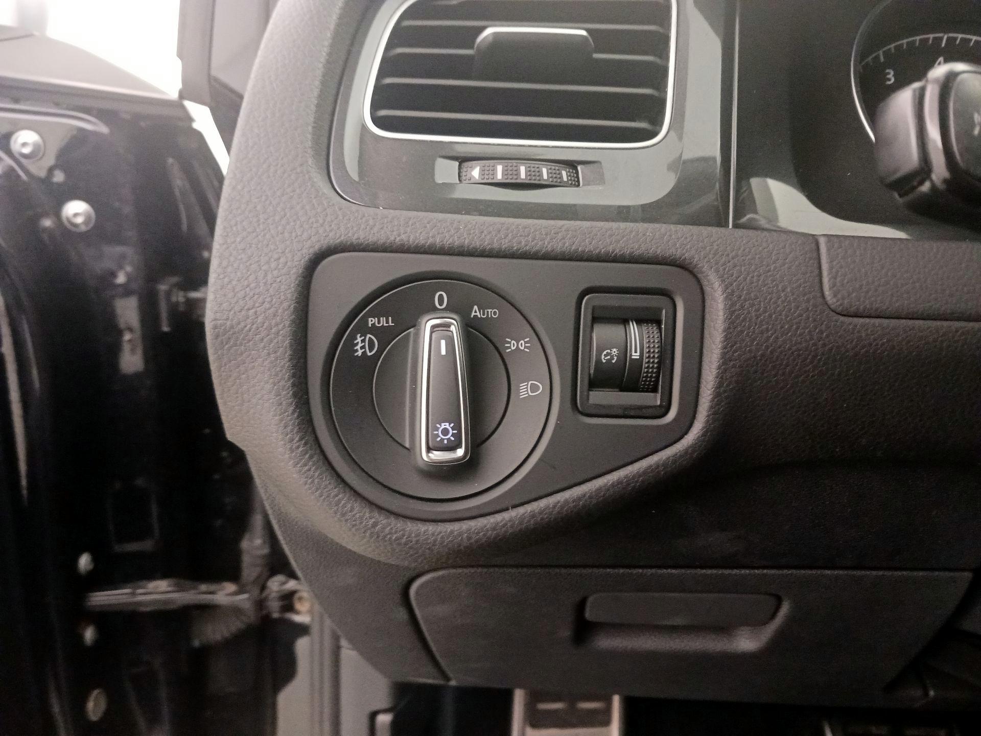 Thumbnail: 2018 Volkswagen Golf - 13