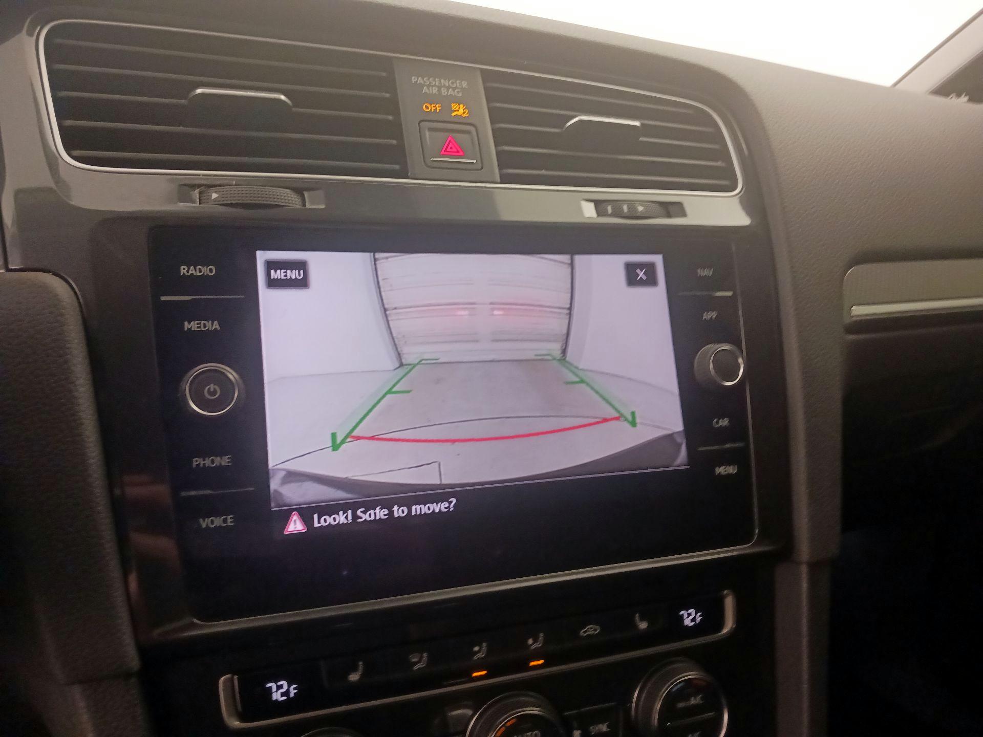 Thumbnail: 2018 Volkswagen Golf - 14