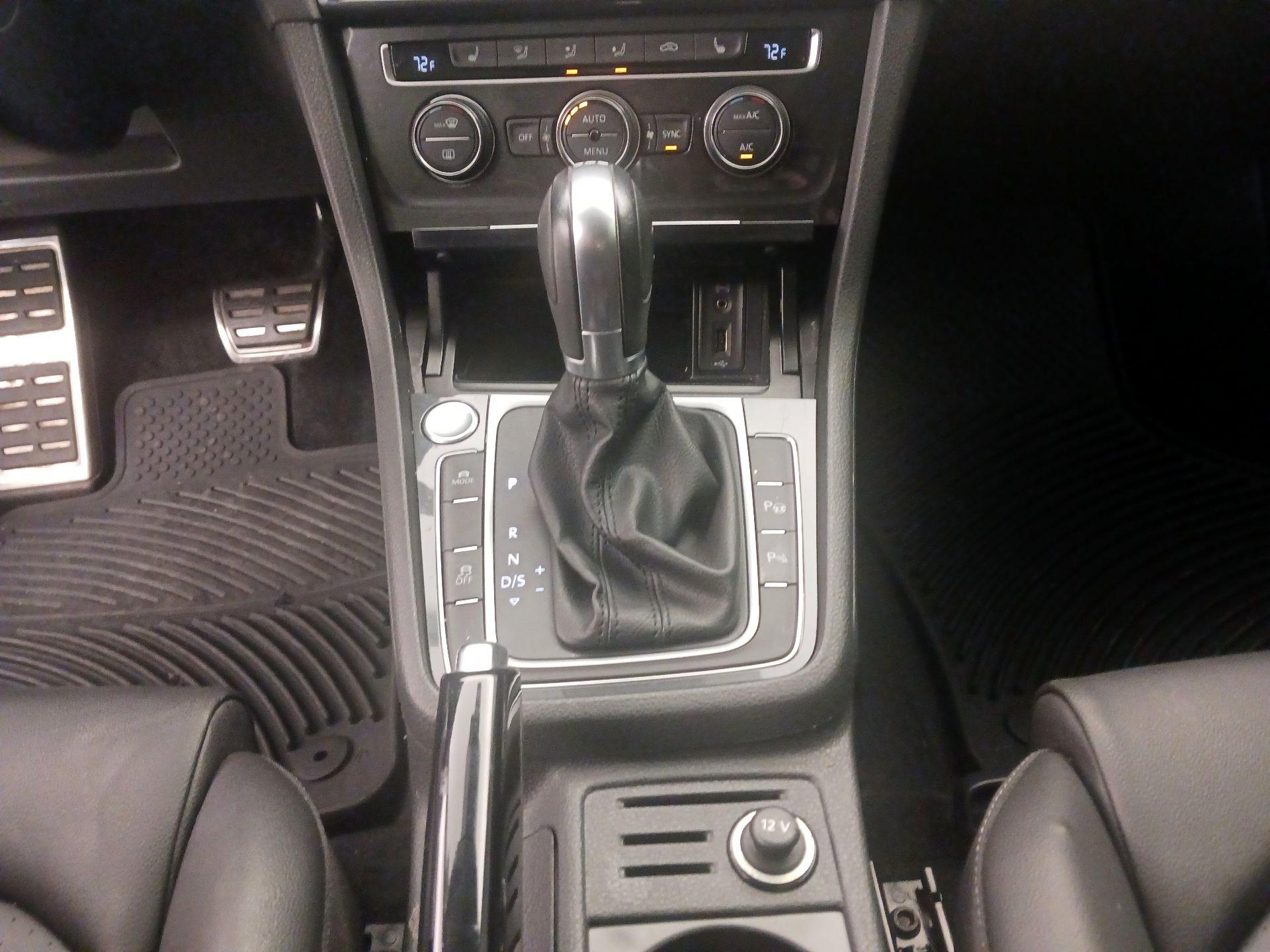 Thumbnail: 2018 Volkswagen Golf - 17