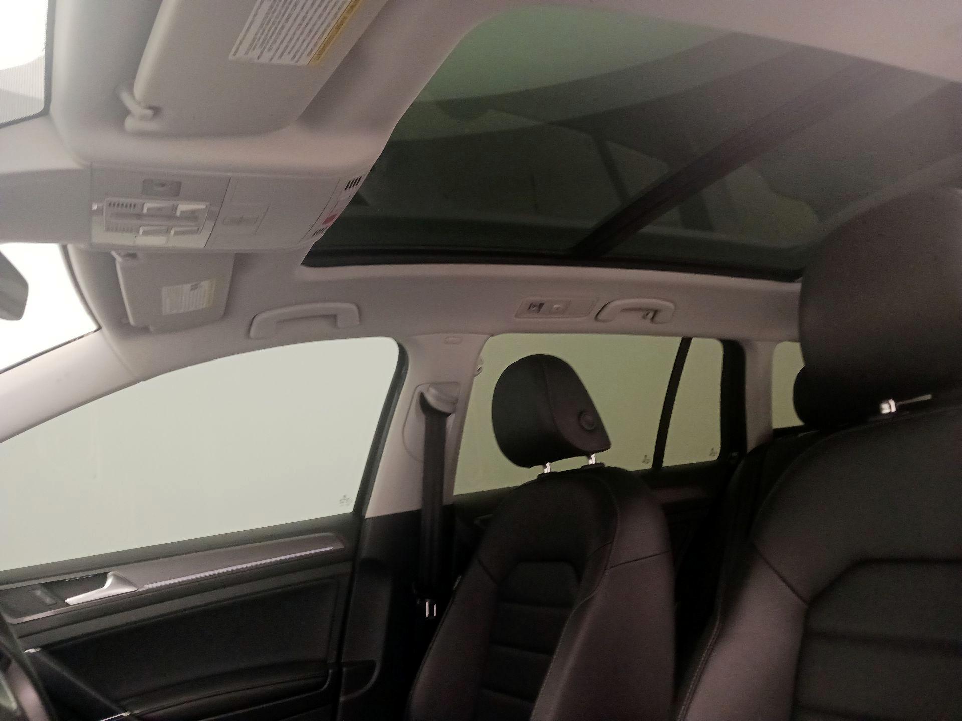 Thumbnail: 2018 Volkswagen Golf - 19