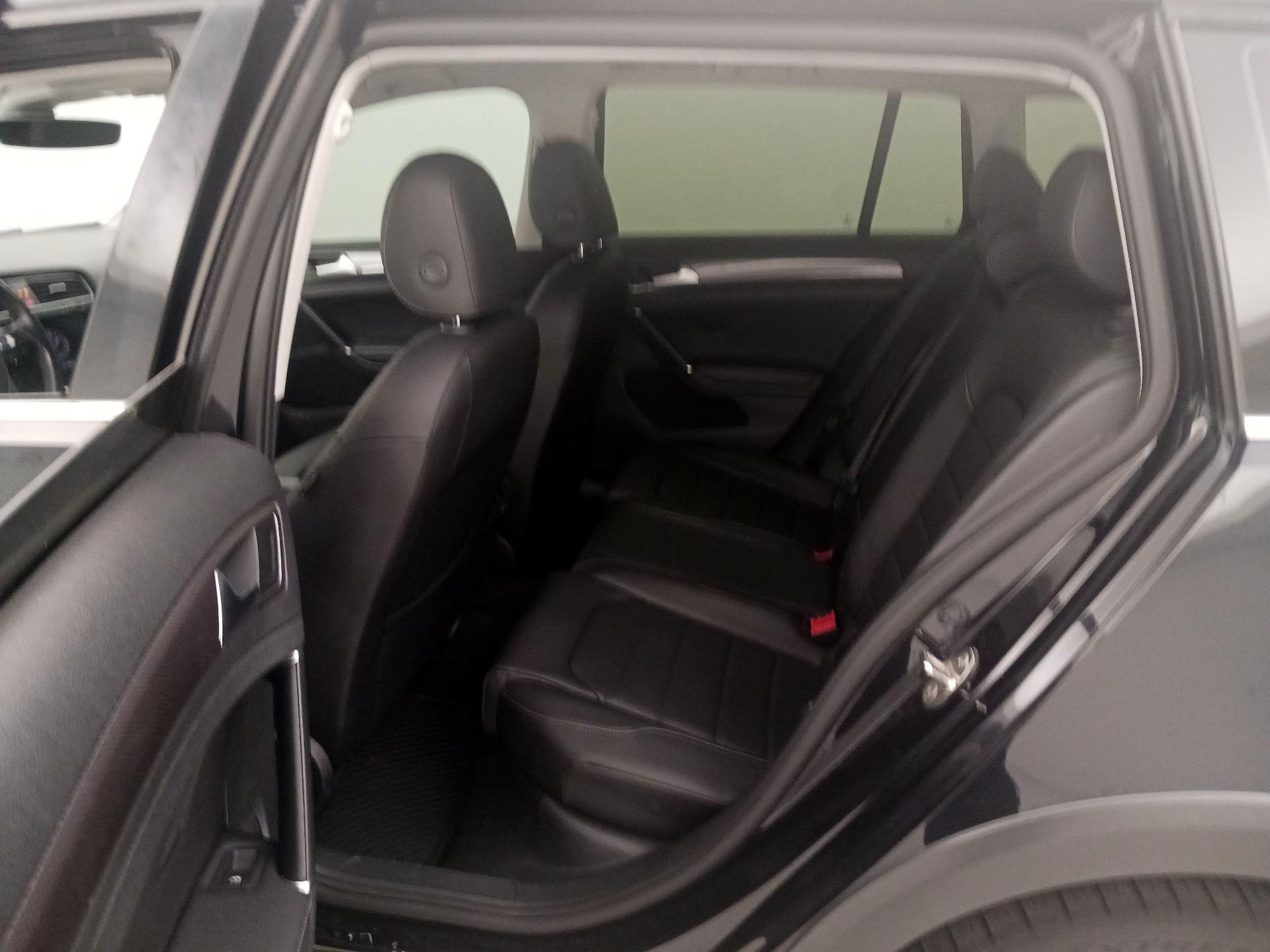 Thumbnail: 2018 Volkswagen Golf - 20