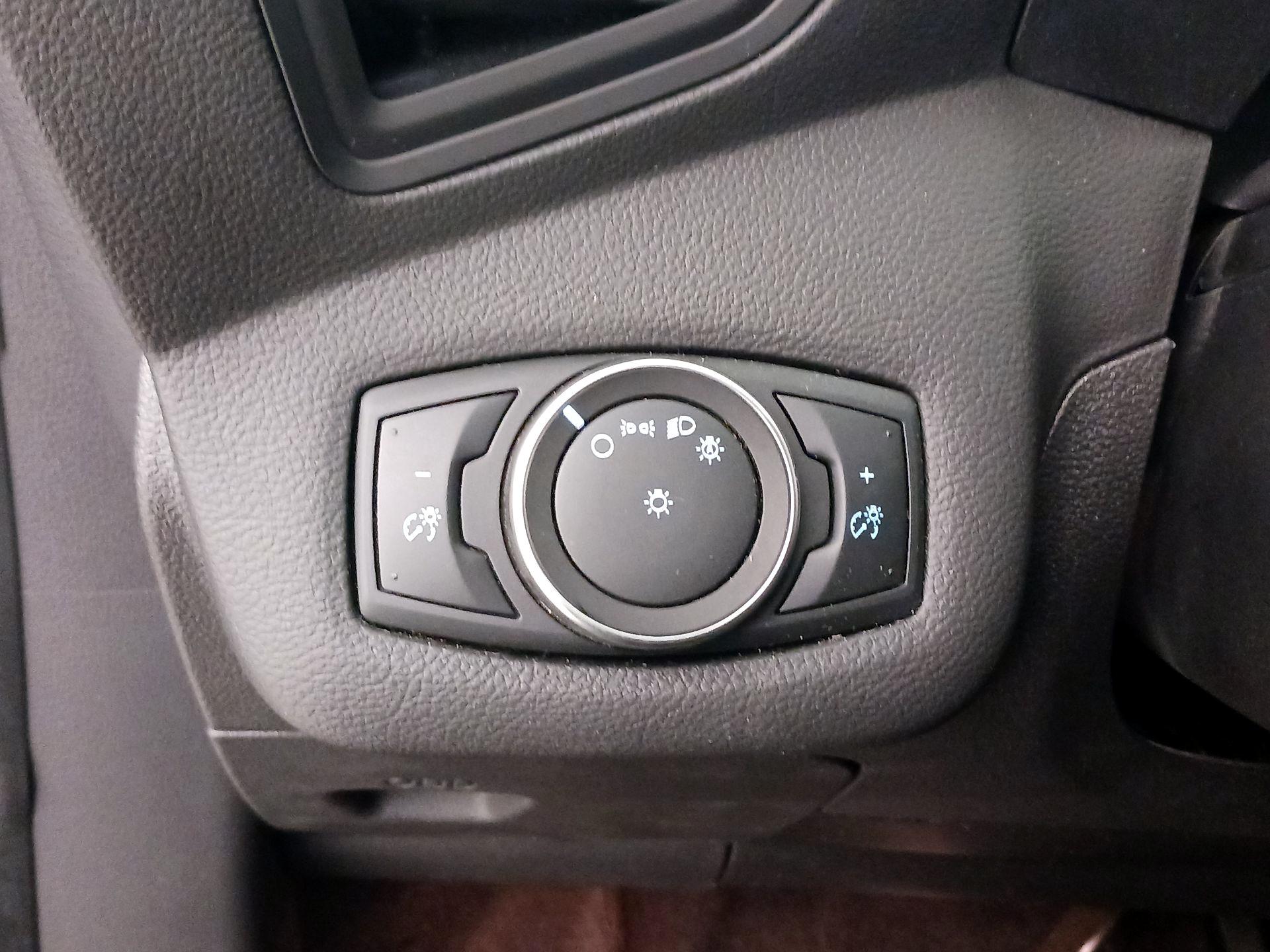 Thumbnail: 2017 Ford C-Max - 13