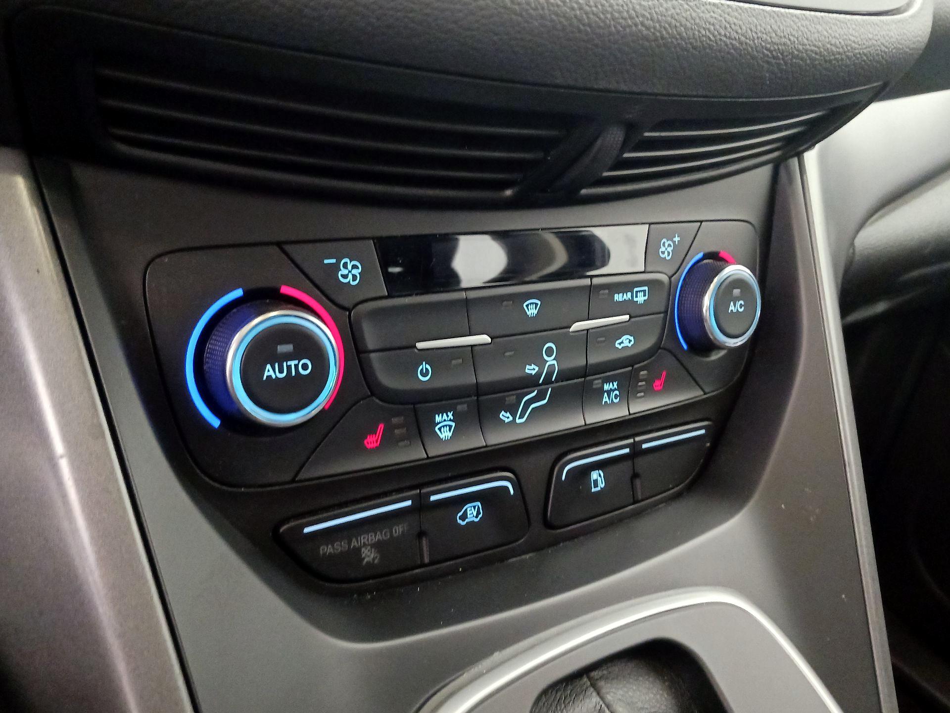 Thumbnail: 2017 Ford C-Max - 16