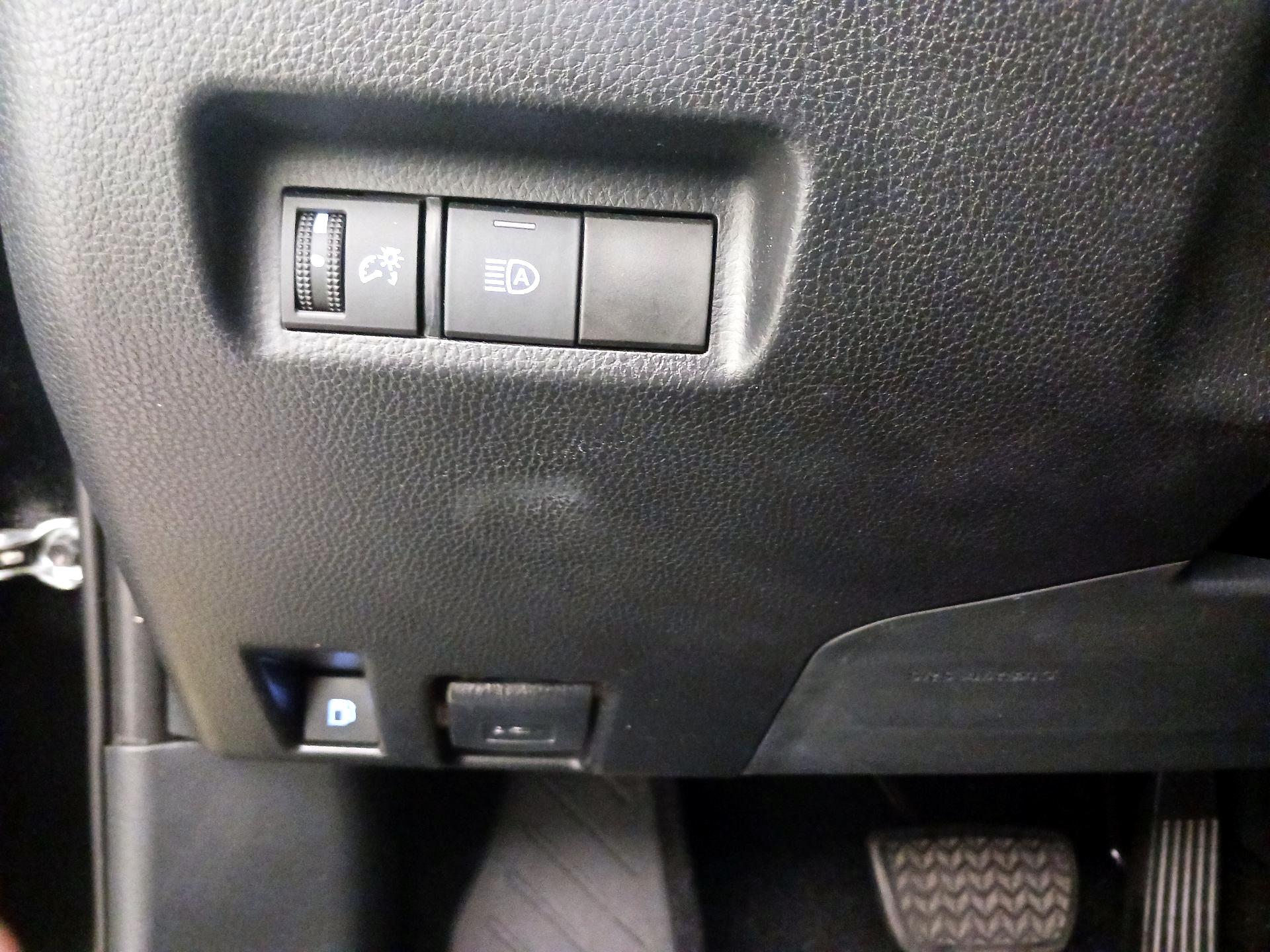 Thumbnail: 2019 Toyota RAV4 - 13