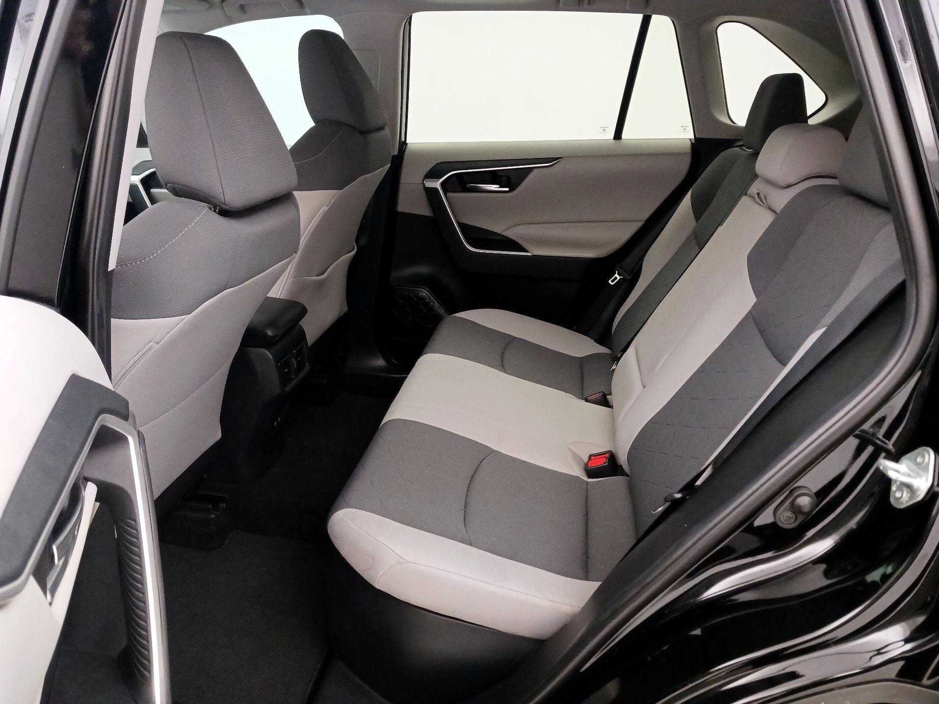 Thumbnail: 2019 Toyota RAV4 - 20