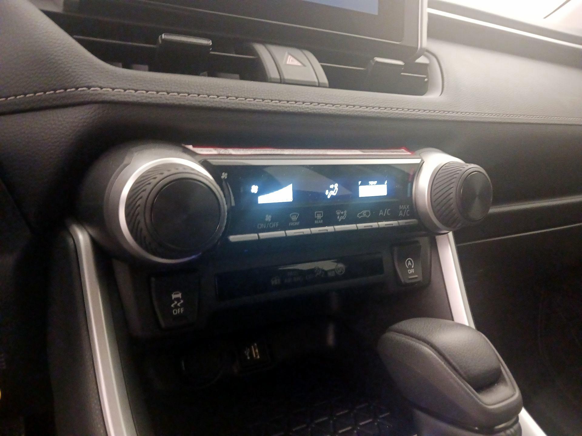 Thumbnail: 2025 Toyota RAV4 - 16