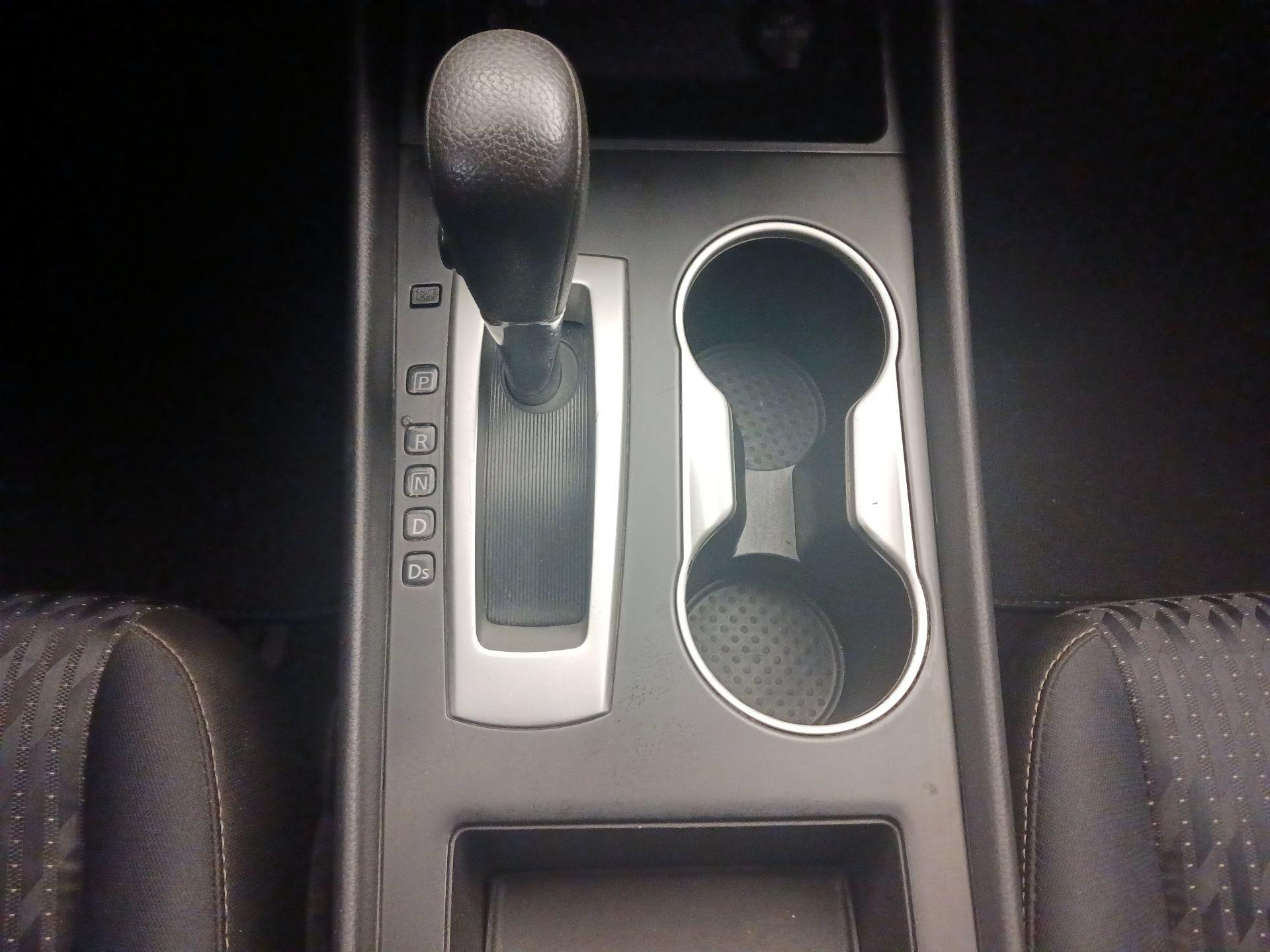 Thumbnail: 2017 Nissan Altima - 17