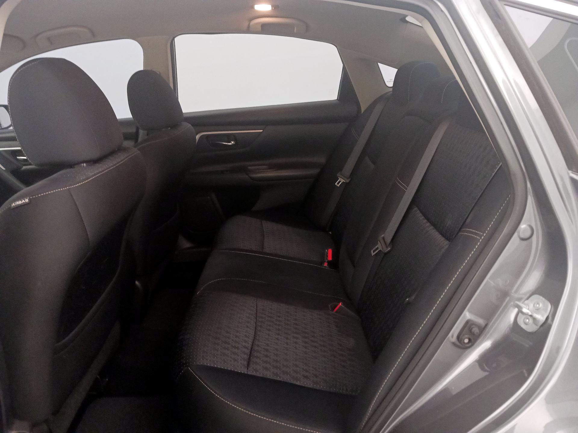 Thumbnail: 2017 Nissan Altima - 19