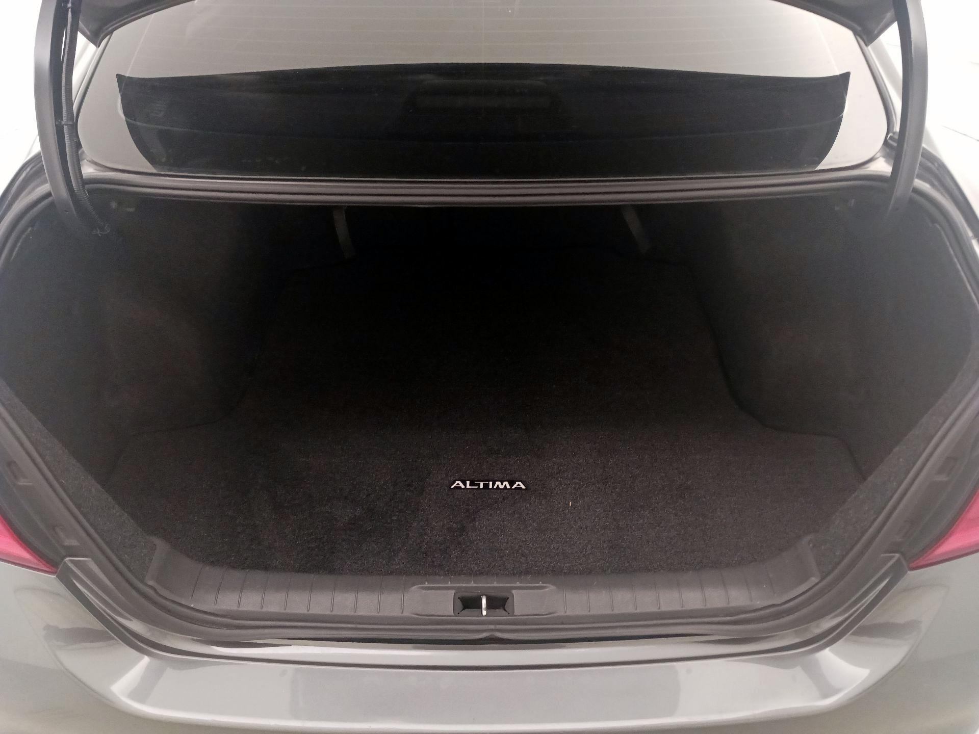 Thumbnail: 2017 Nissan Altima - 20