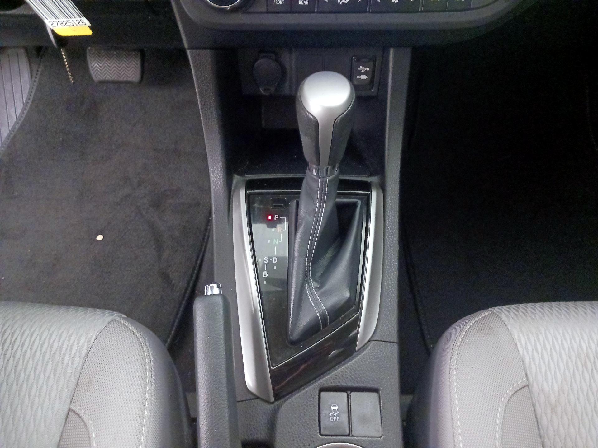 Thumbnail: 2014 Toyota Corolla - 17