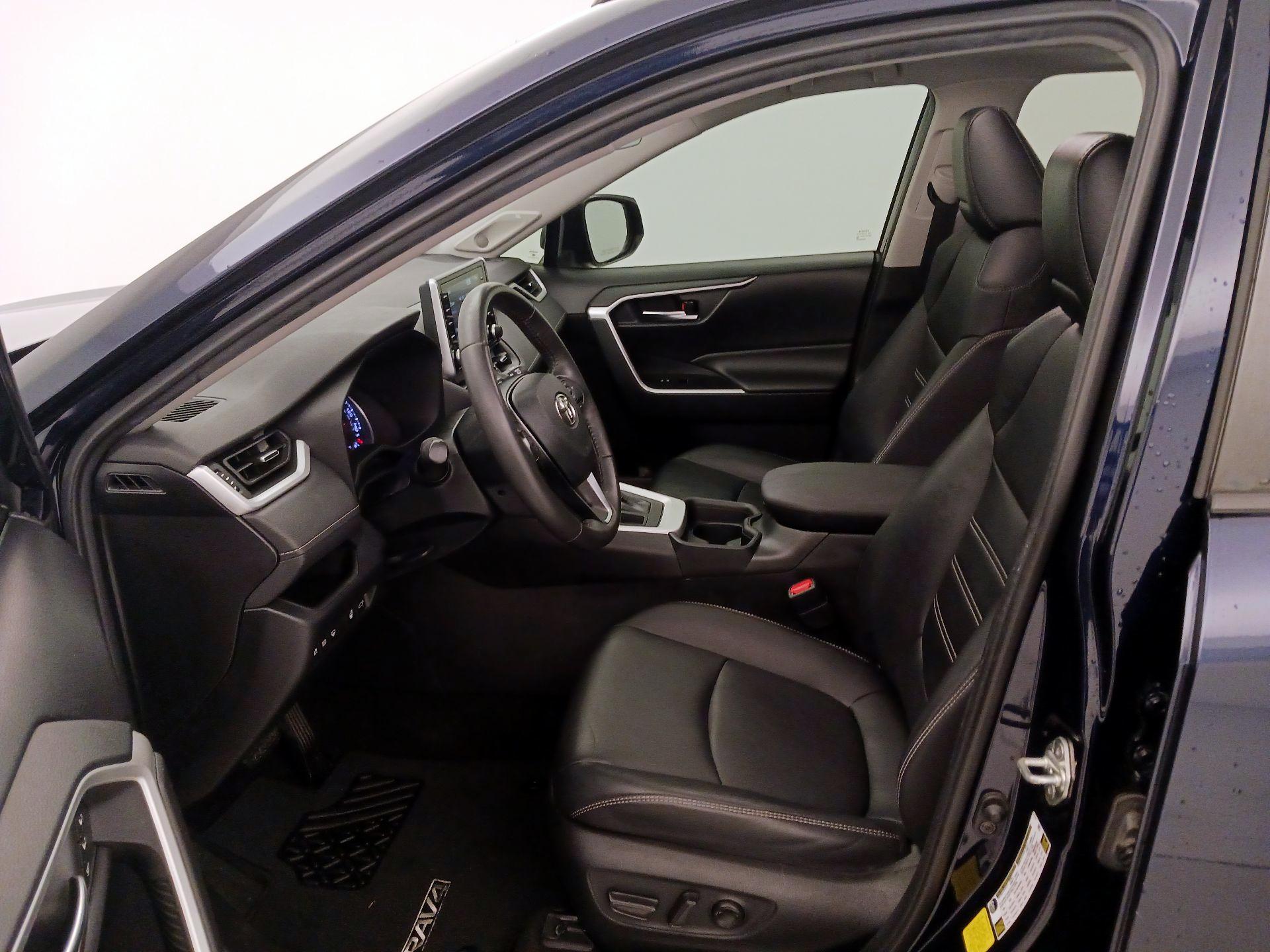 Thumbnail: 2020 Toyota RAV4 - 11