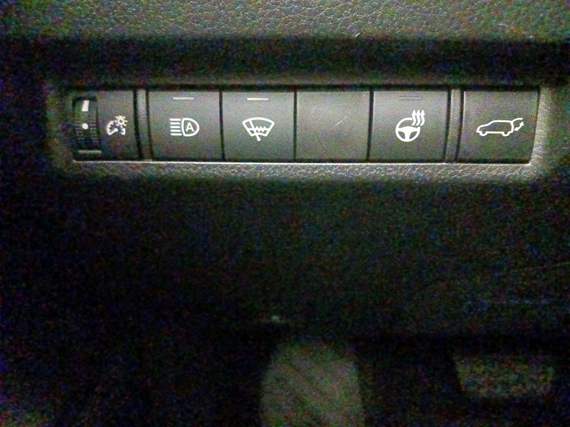 Thumbnail: 2020 Toyota RAV4 - 13