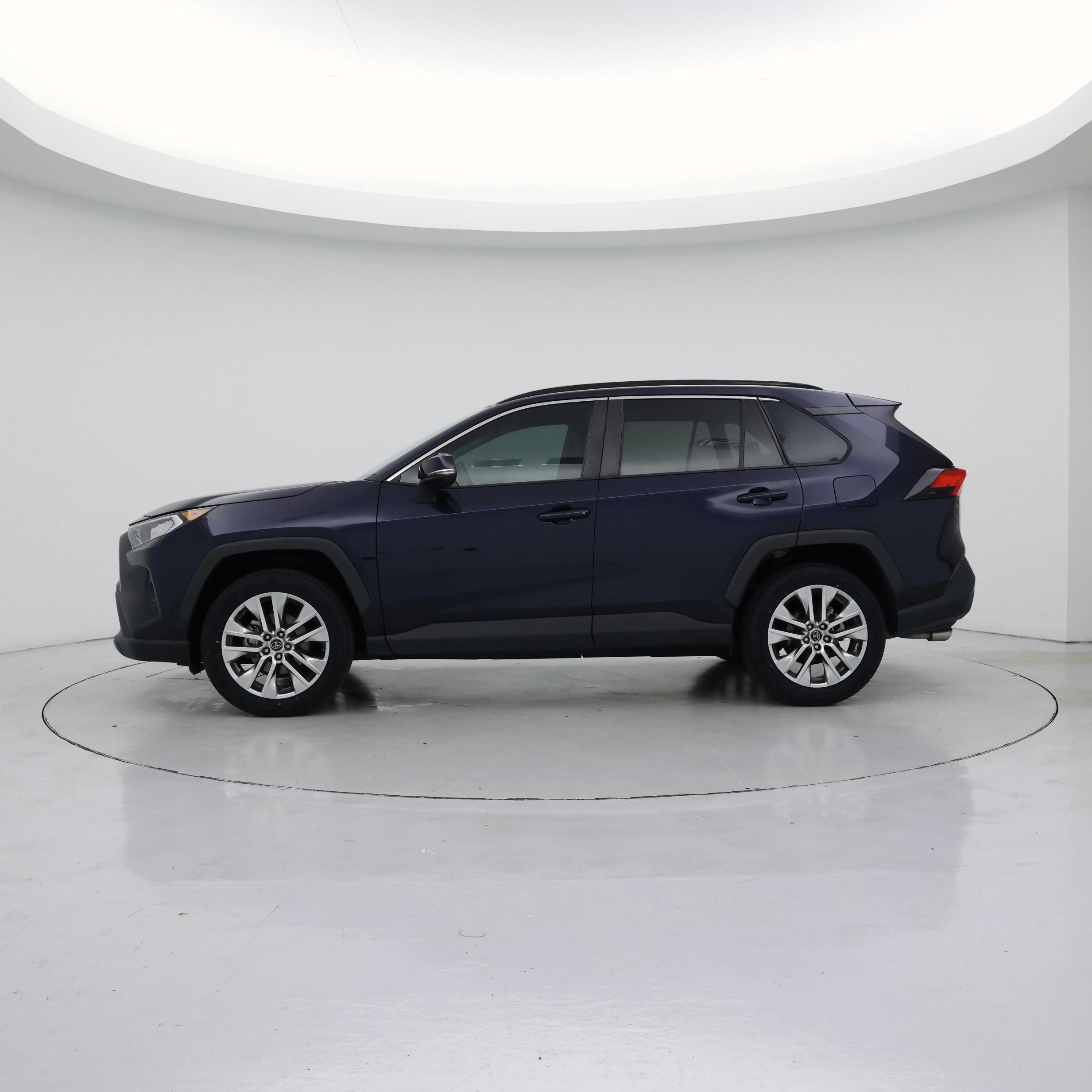 Thumbnail: 2020 Toyota RAV4 - 3