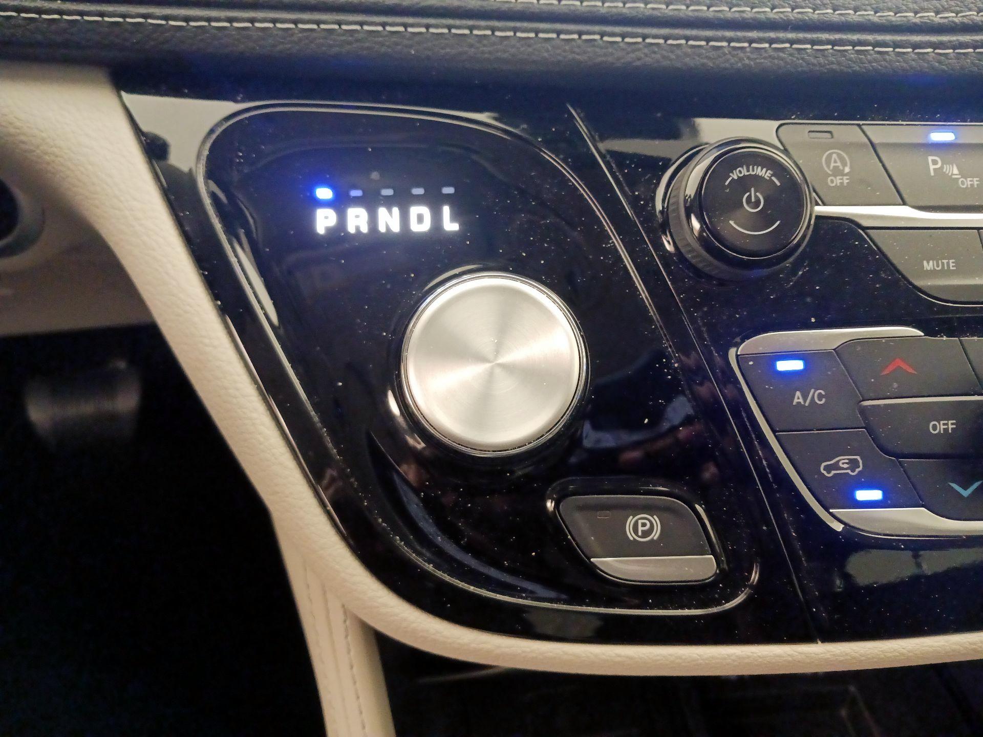 Thumbnail: 2024 Chrysler Pacifica - 18