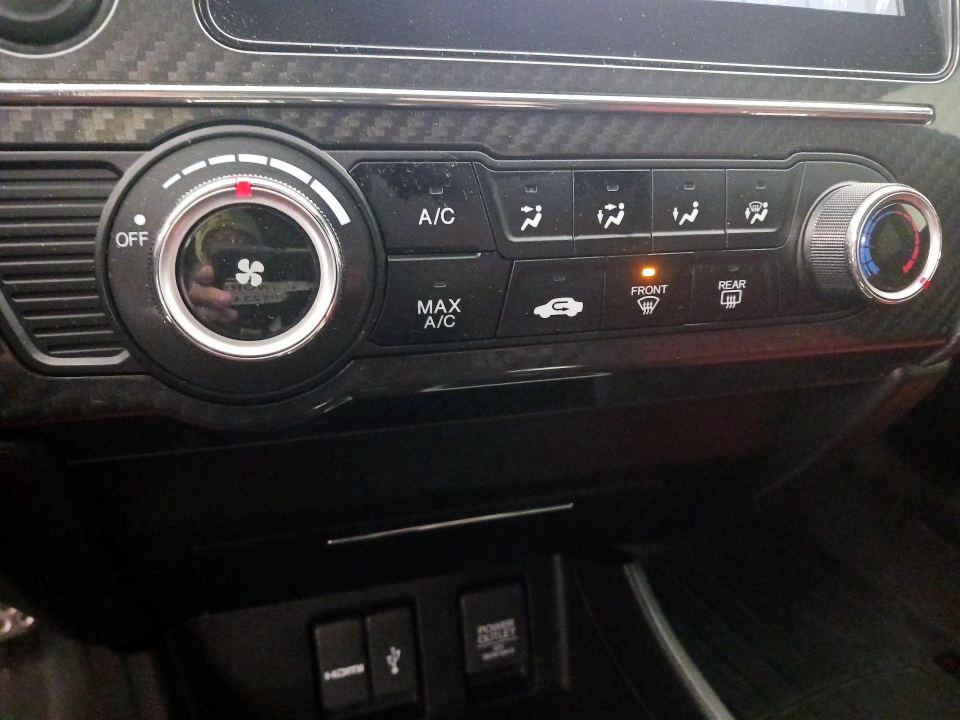 Thumbnail: 2015 Honda Civic - 16