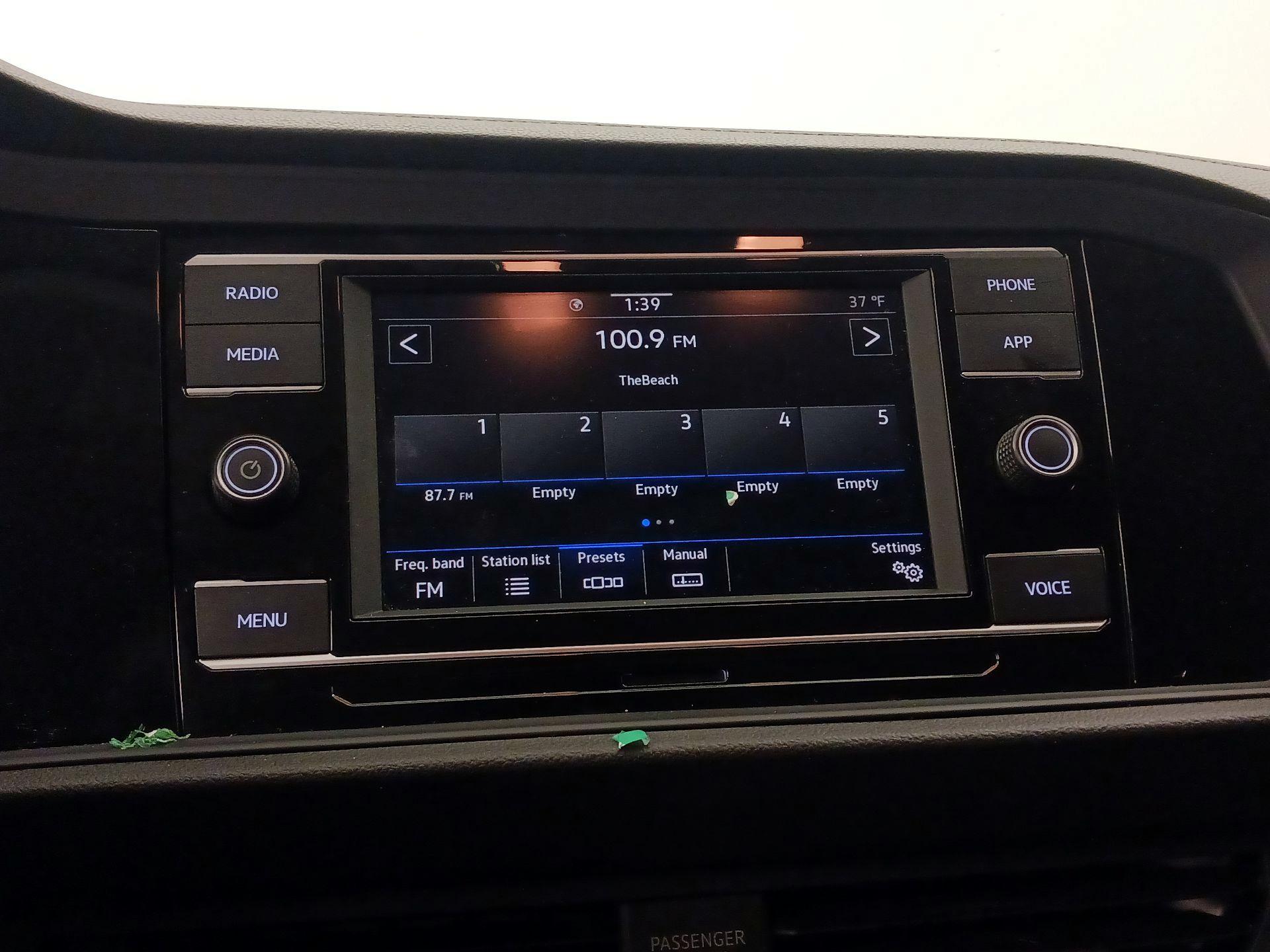 Thumbnail: 2021 Volkswagen Jetta - 15