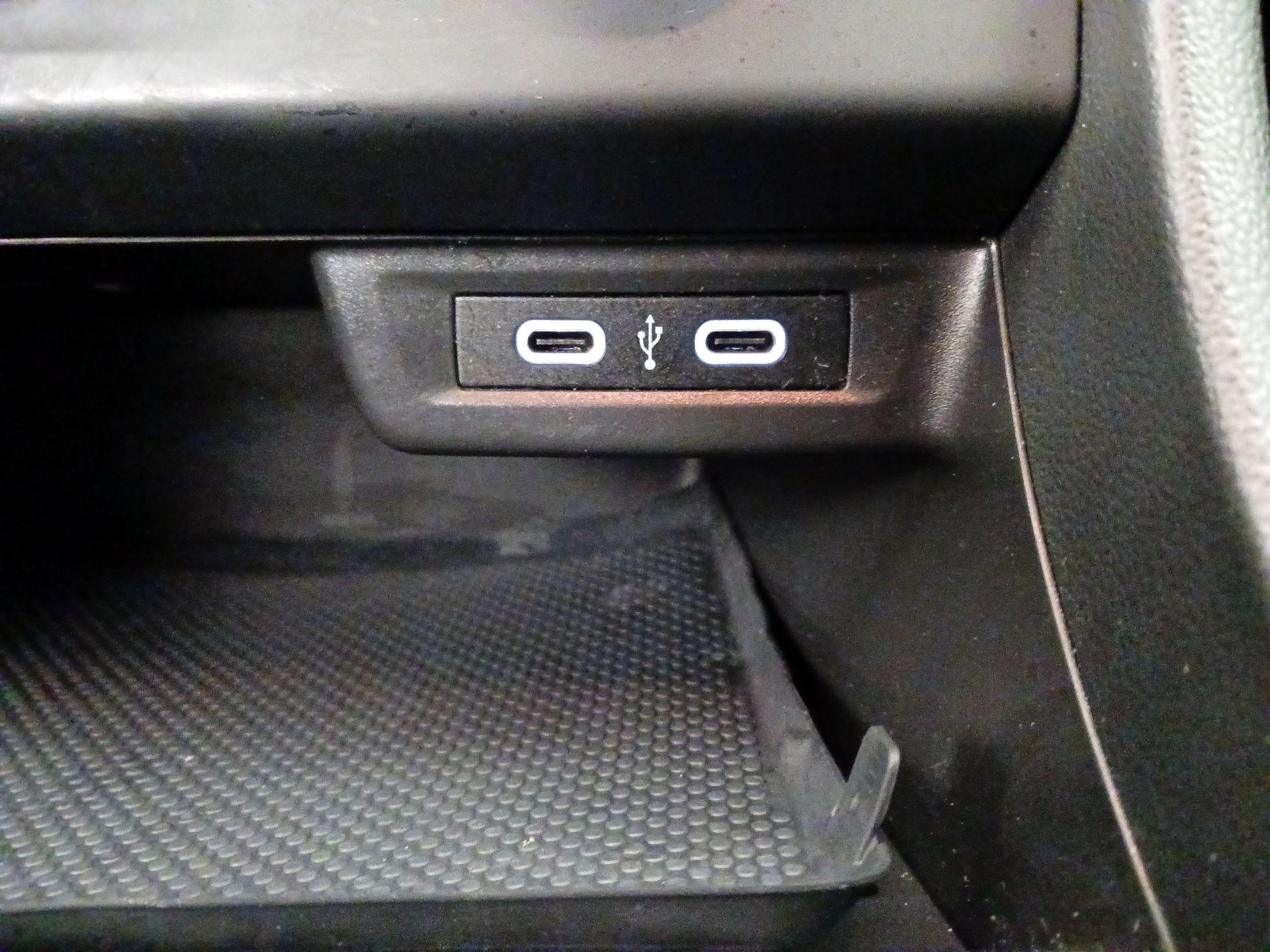 Thumbnail: 2021 Volkswagen Jetta - 18