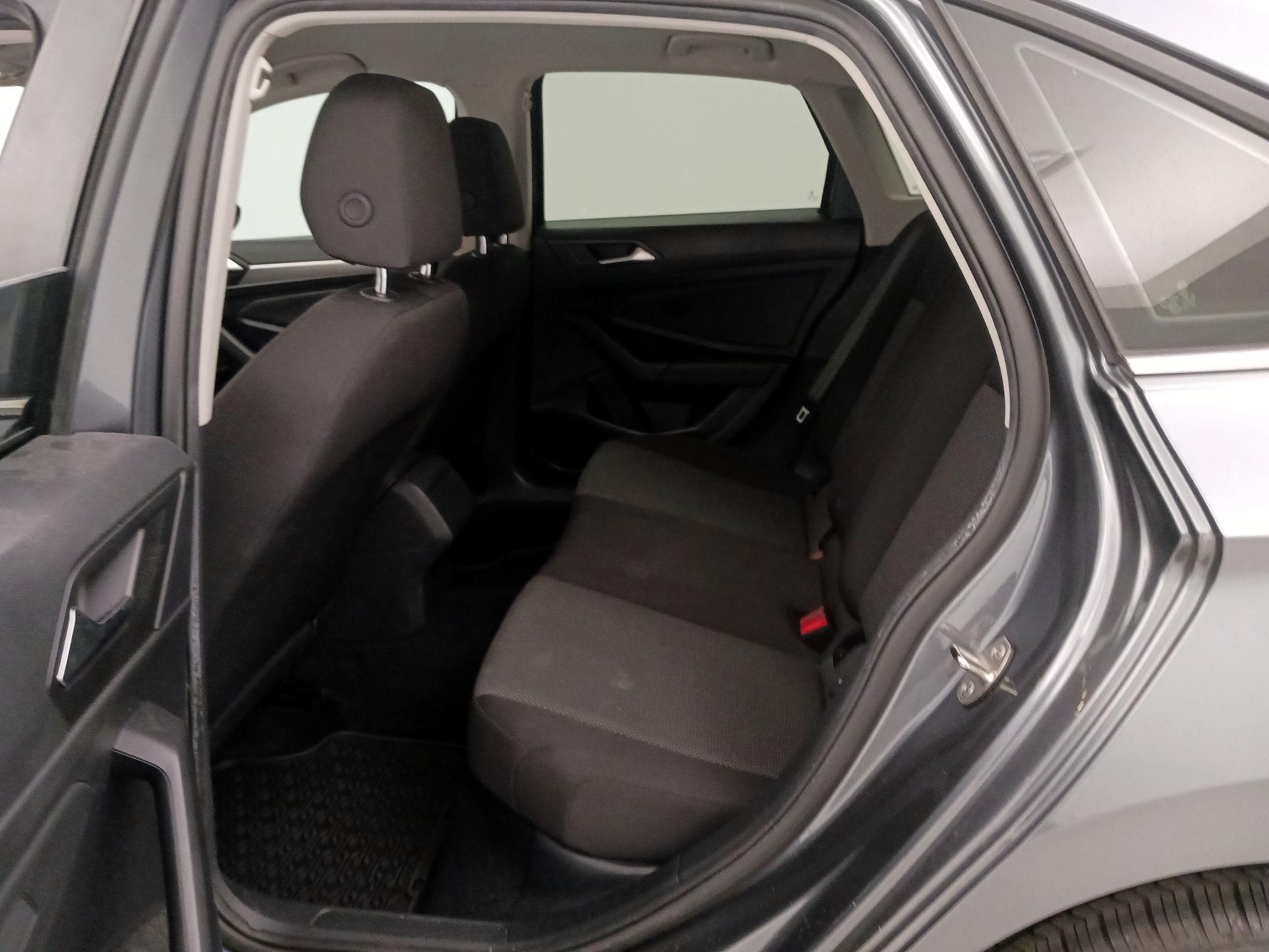 Thumbnail: 2021 Volkswagen Jetta - 19