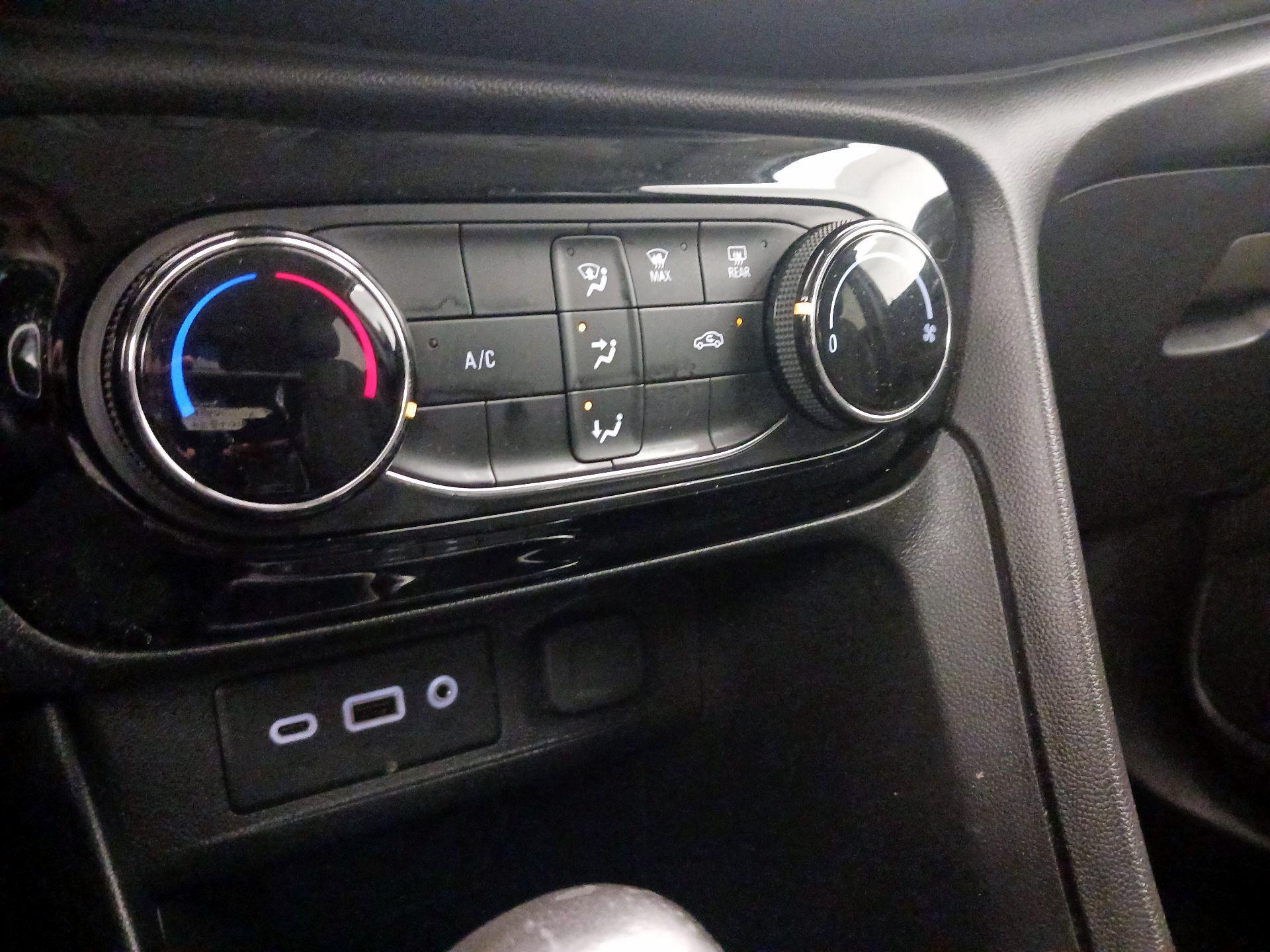 Thumbnail: 2021 Buick Encore GX - 16