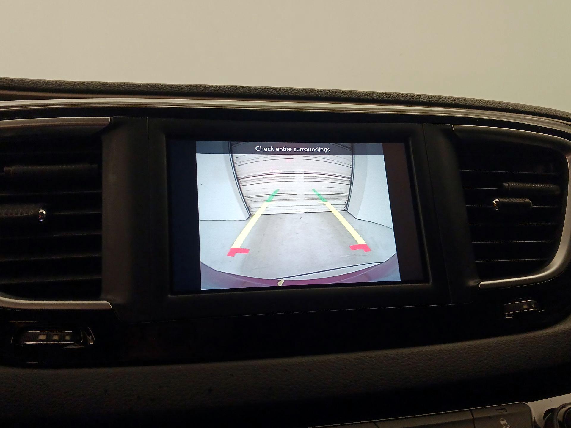 Thumbnail: 2021 Chrysler Voyager - 14