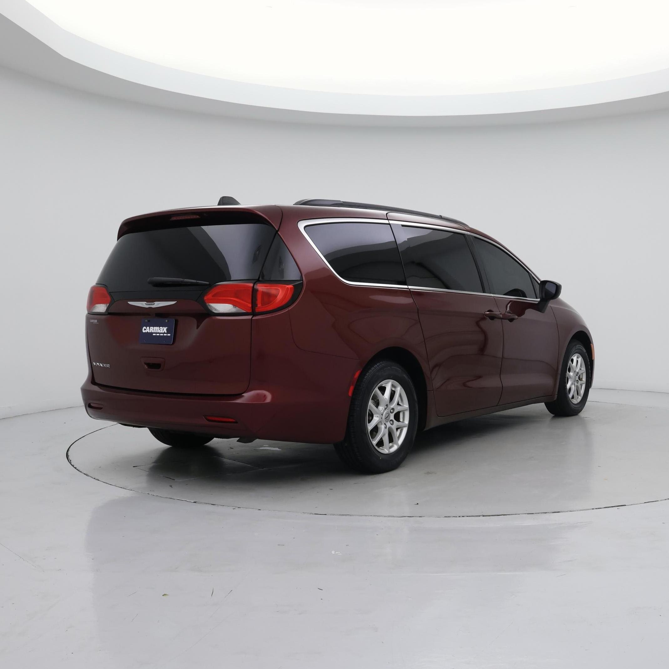 Thumbnail: 2021 Chrysler Voyager - 8