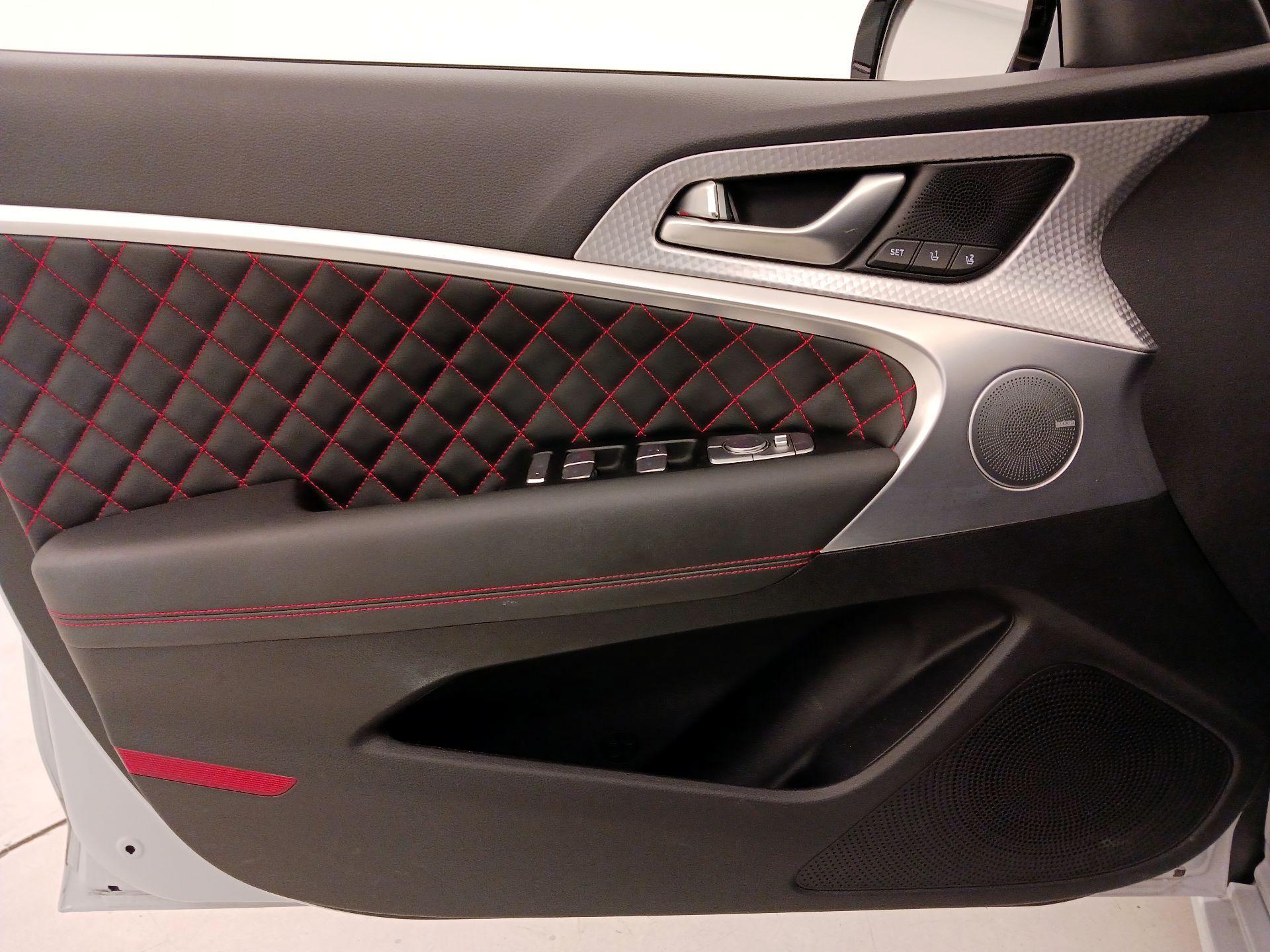 Thumbnail: 2022 Genesis G70 - 12